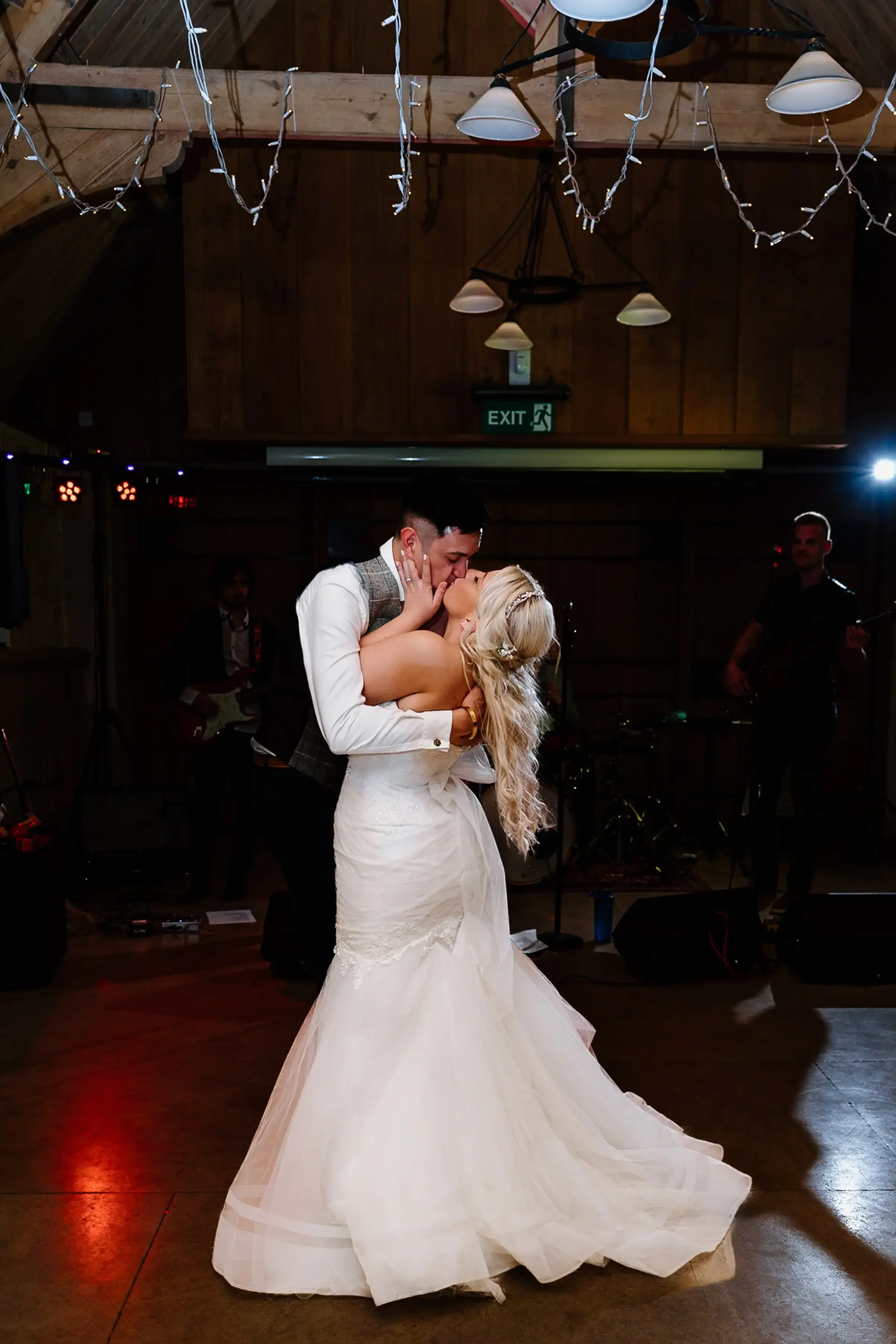 Wedding Photographer Waddesdon Buckinghamshire099.webp