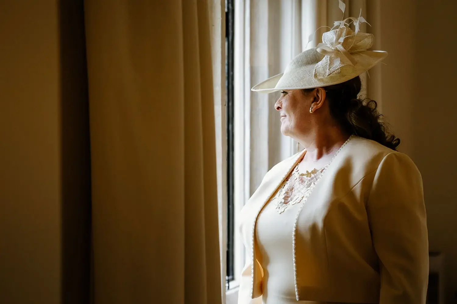 Notley Abbey Wedding photographer-24.webp