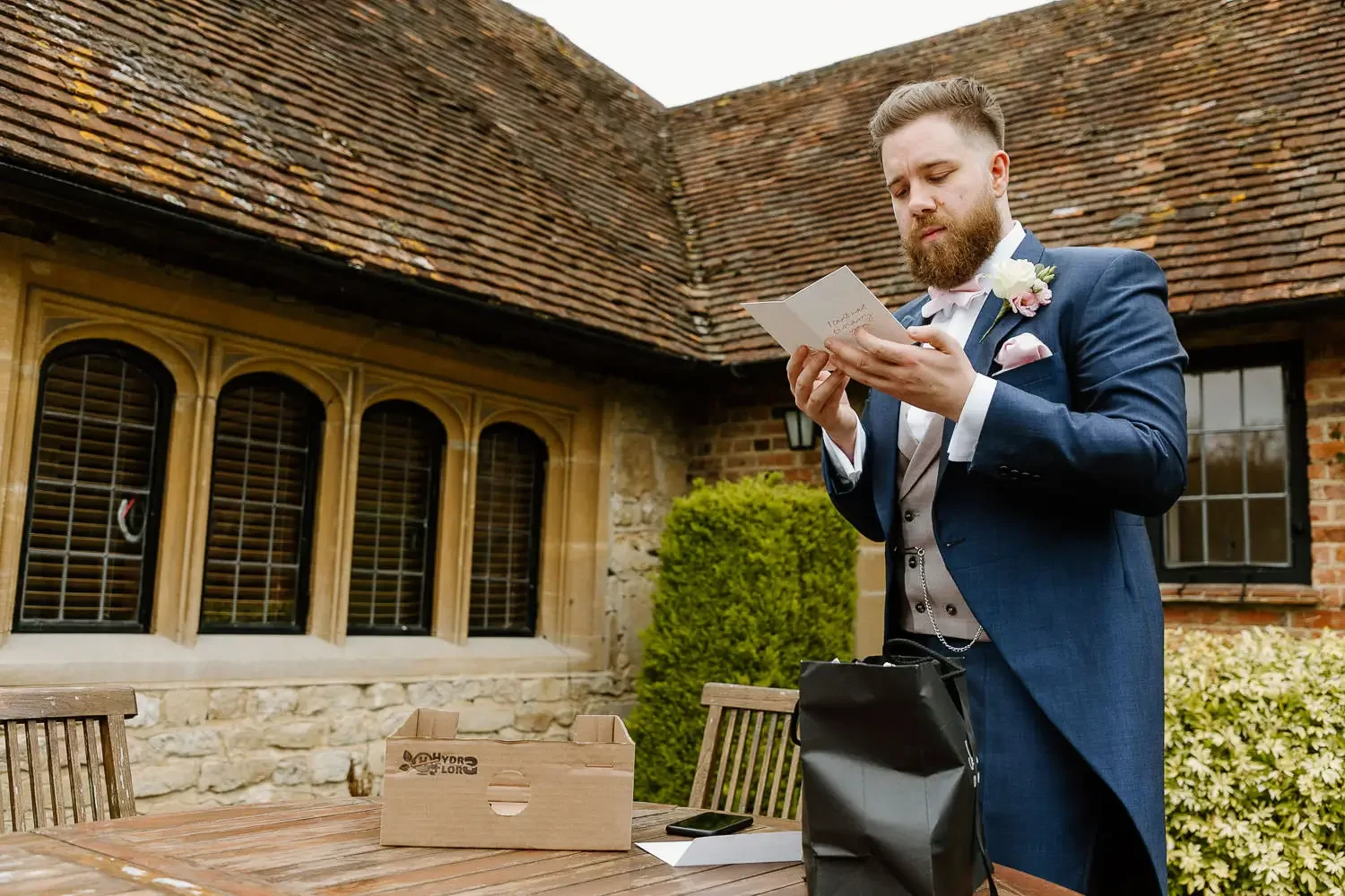 Notley Abbey Wedding photographer-28.webp