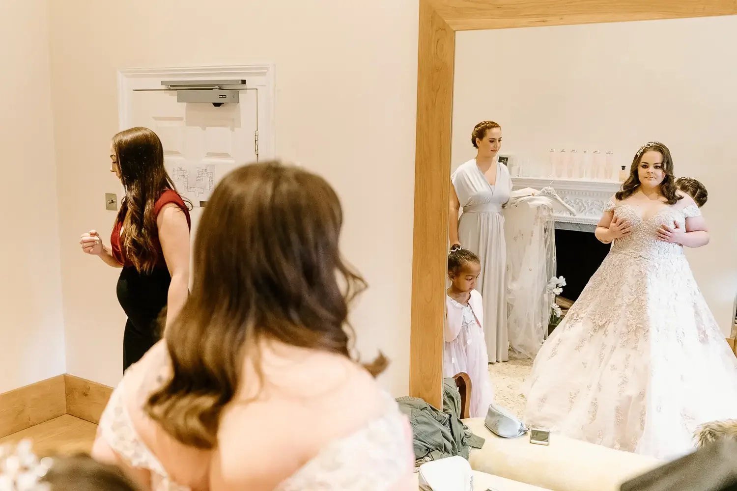 Notley Abbey Wedding photographer-33.webp