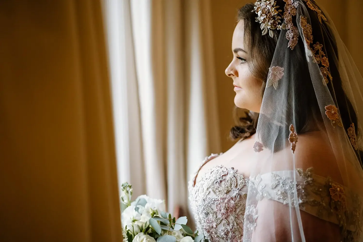 Notley Abbey Wedding photographer-37.webp