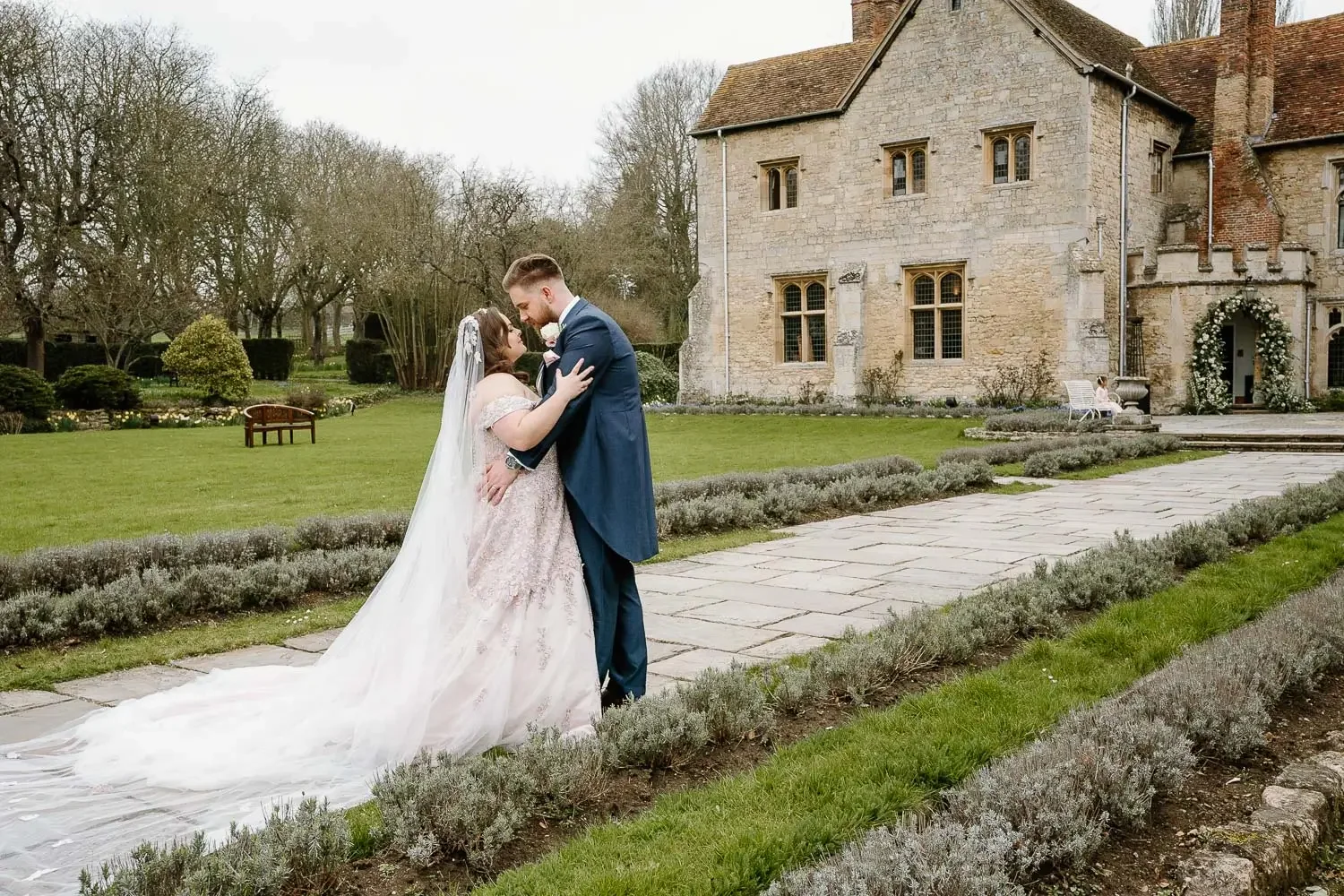 Notley Abbey Wedding photographer-60.webp