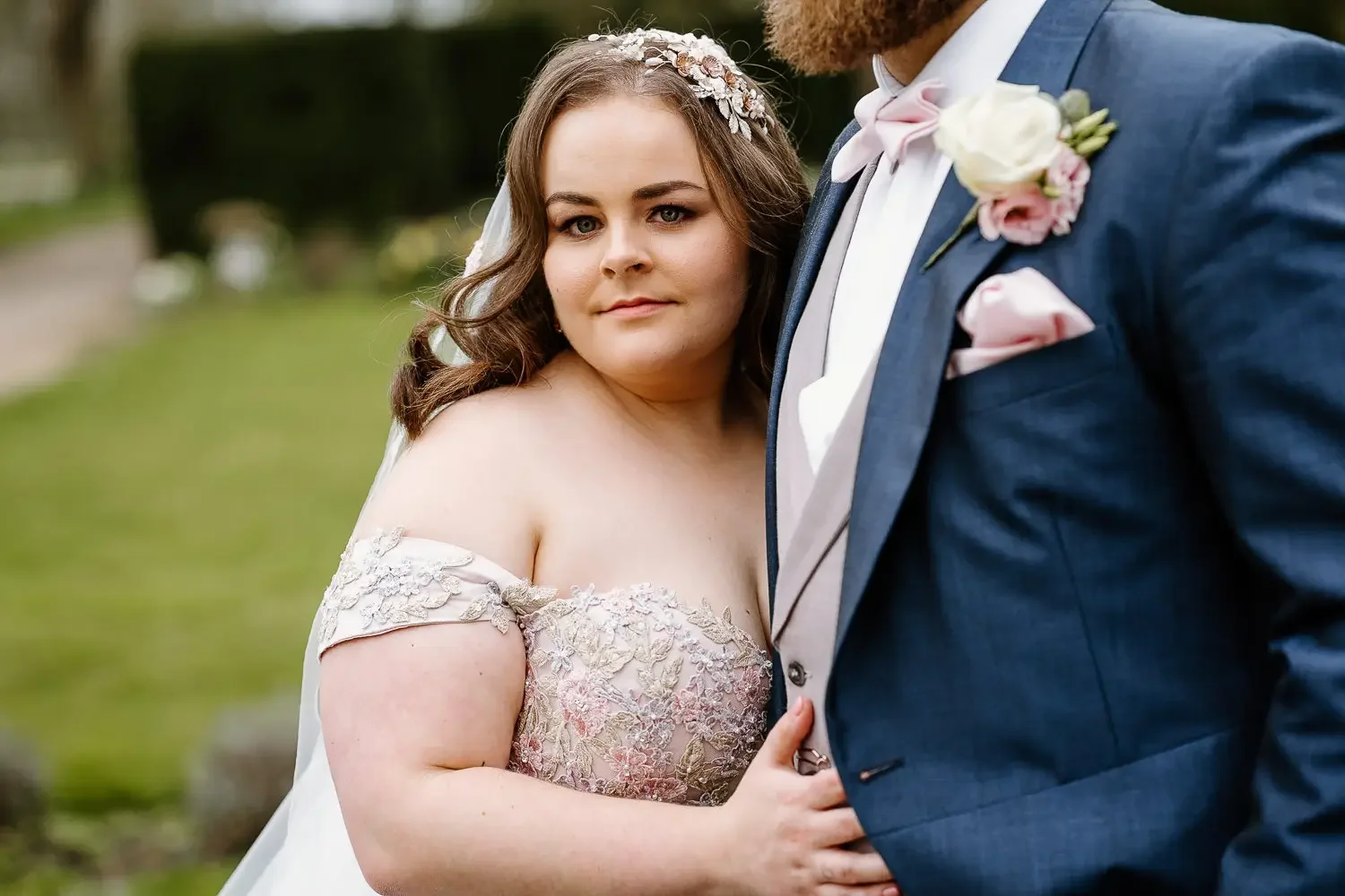 Notley Abbey Wedding photographer-63.webp