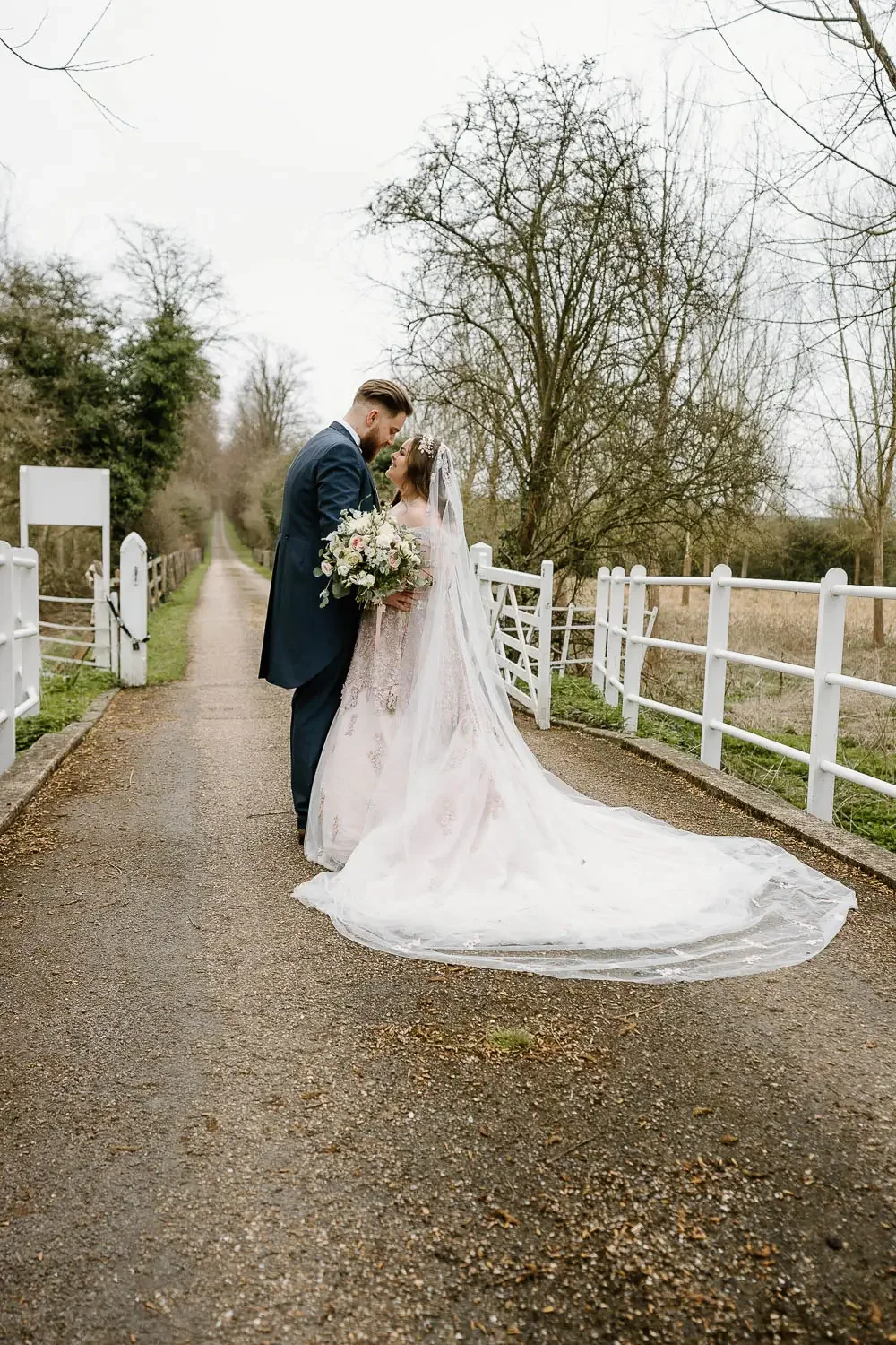 Notley Abbey Wedding photographer-65.webp