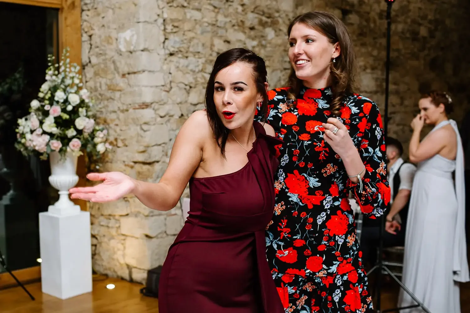 Notley Abbey Wedding photographer-85.webp