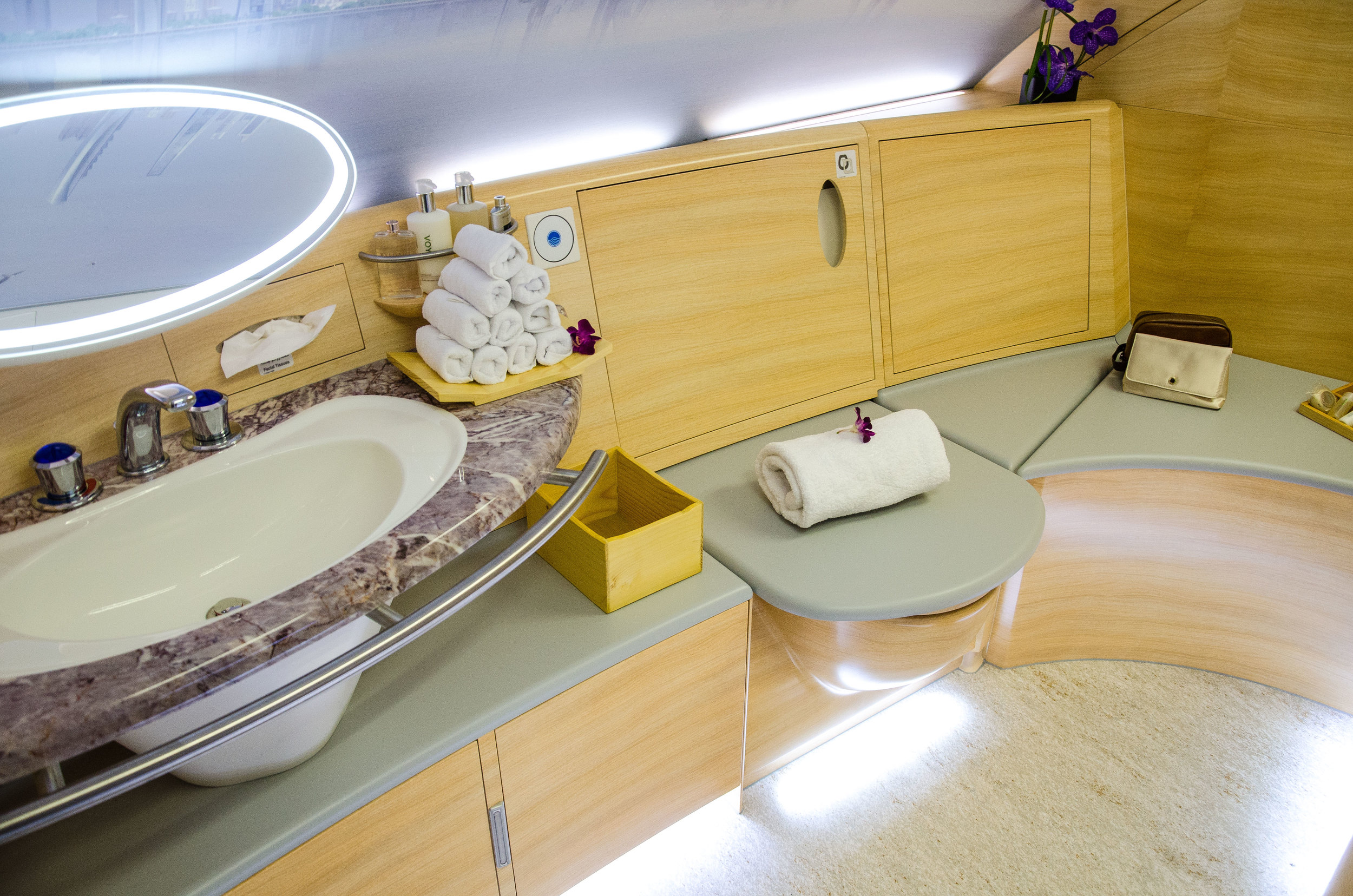 Emirates' First Class bath room