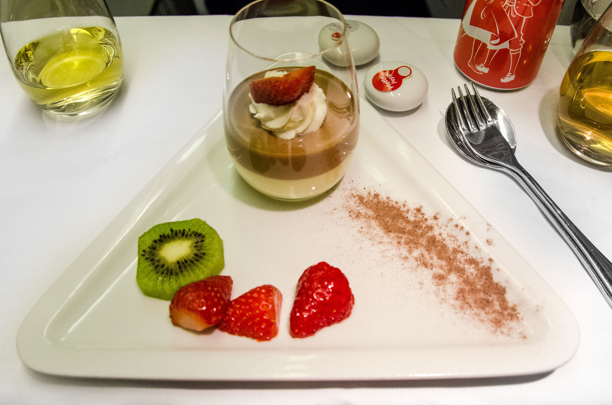 The mousse au chocolat blanc & noir