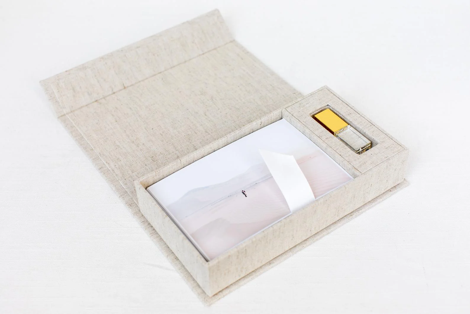 USB drive + presentation box with prints