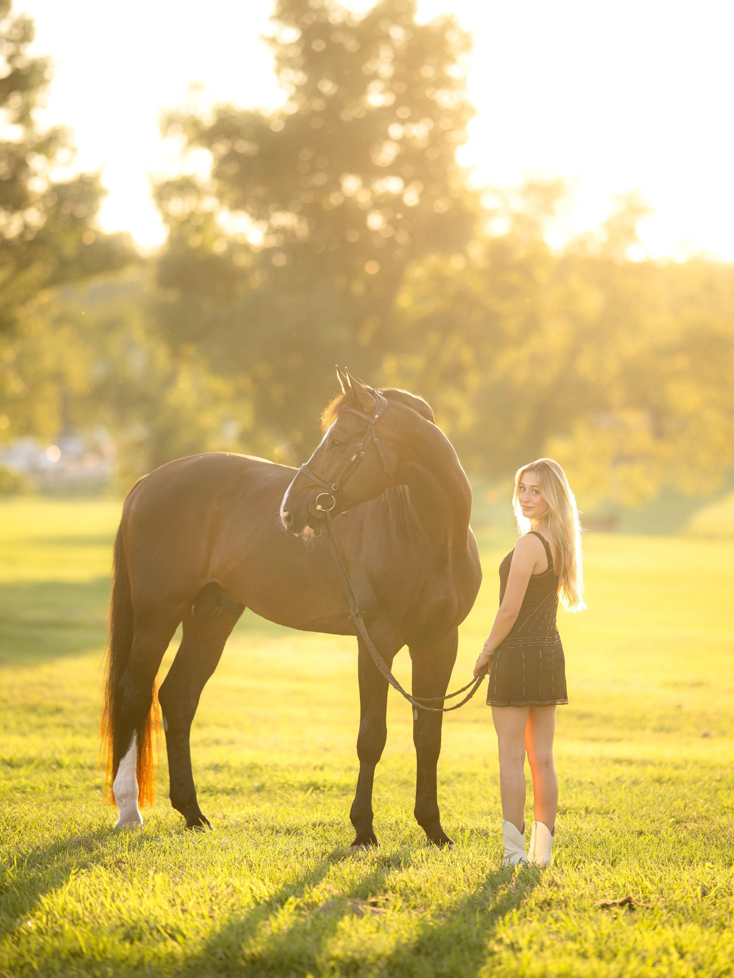 Recently reminded that I absolutely love photographing portrait sessions at golden hour ✨❤️&zwj;🔥