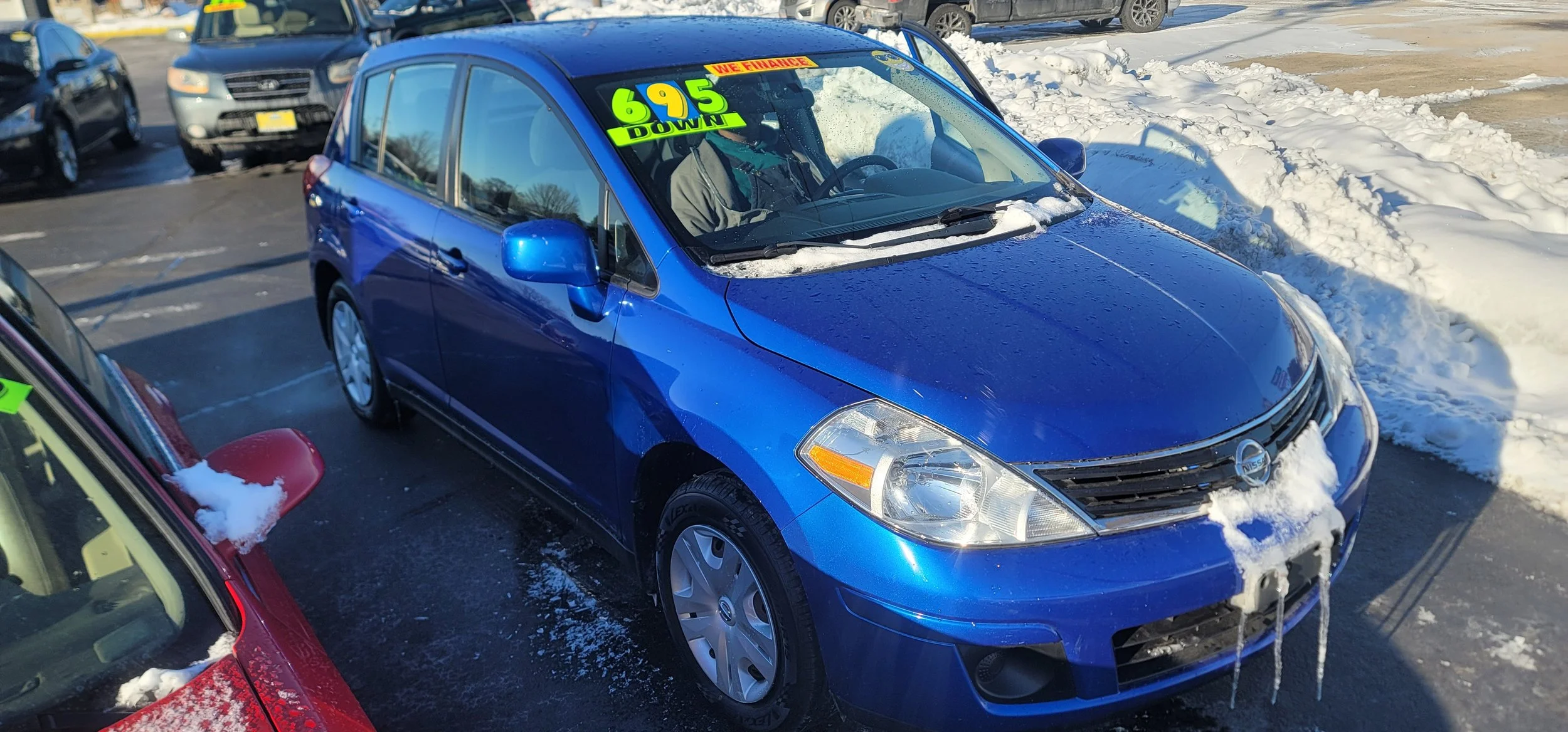  #17105 2011 NISSAN VERSA  SALES PRICE $7995/$695 DOWN/$100 A WEEK (12.9% APR)  