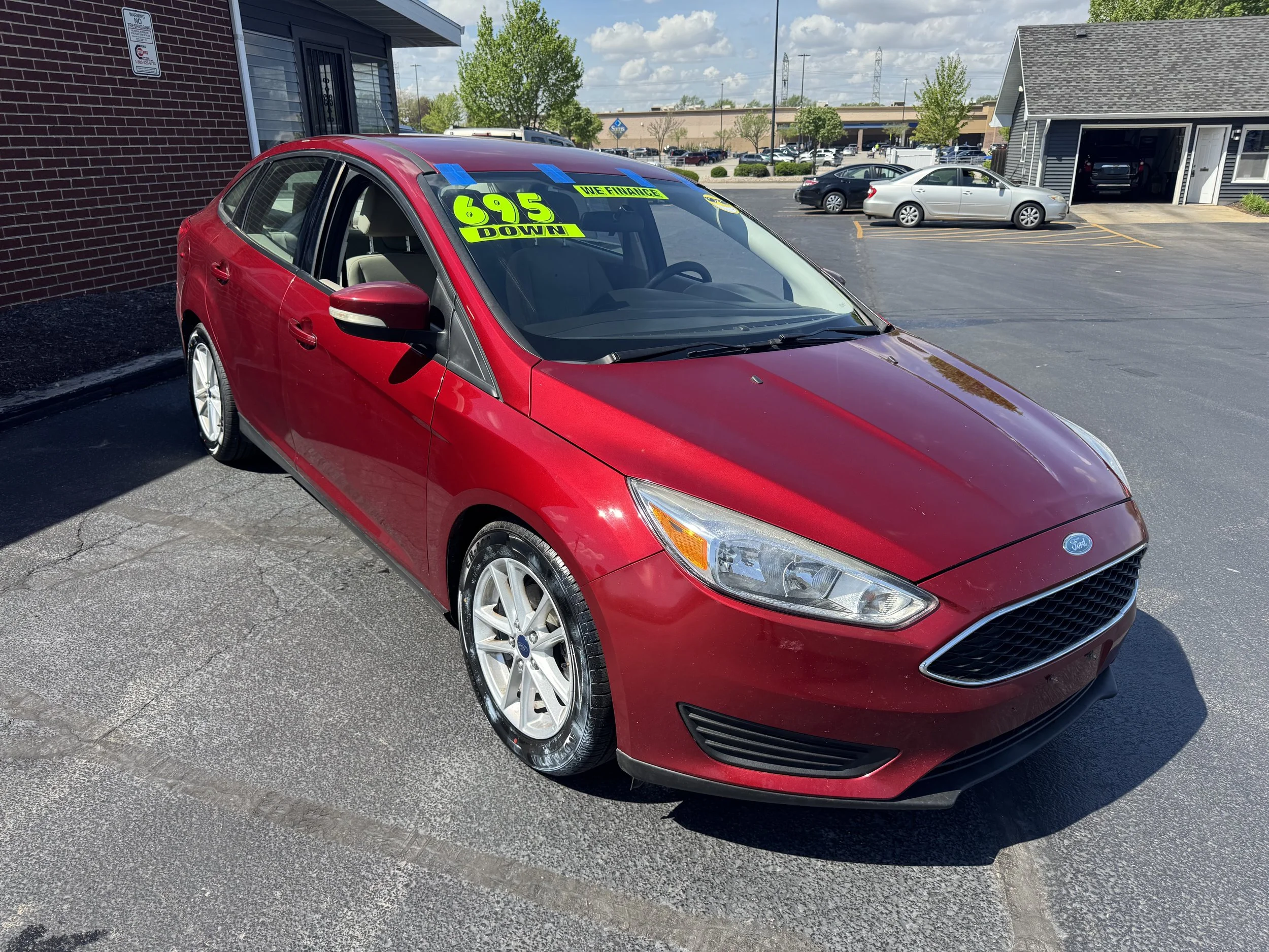  #17233 2016 FORD FOCUS SALES PRICE $7995/$695 DOWN/$100 A WEEK (12.9% APR) 
