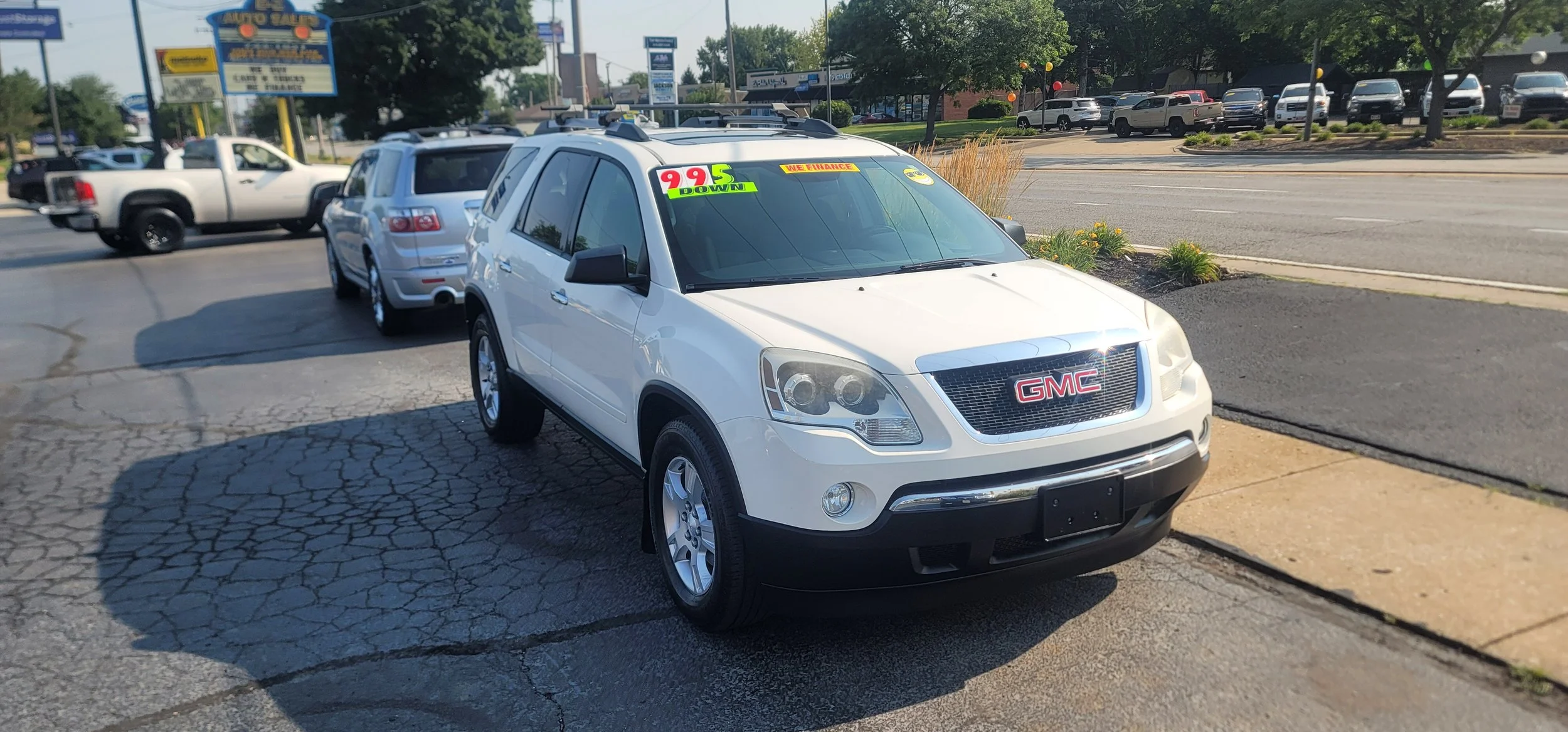  #17462 2012 GMC ACADIA SALES PRICE $7995/$995 DOWN/$100 A WEEK (12.9% APR) 