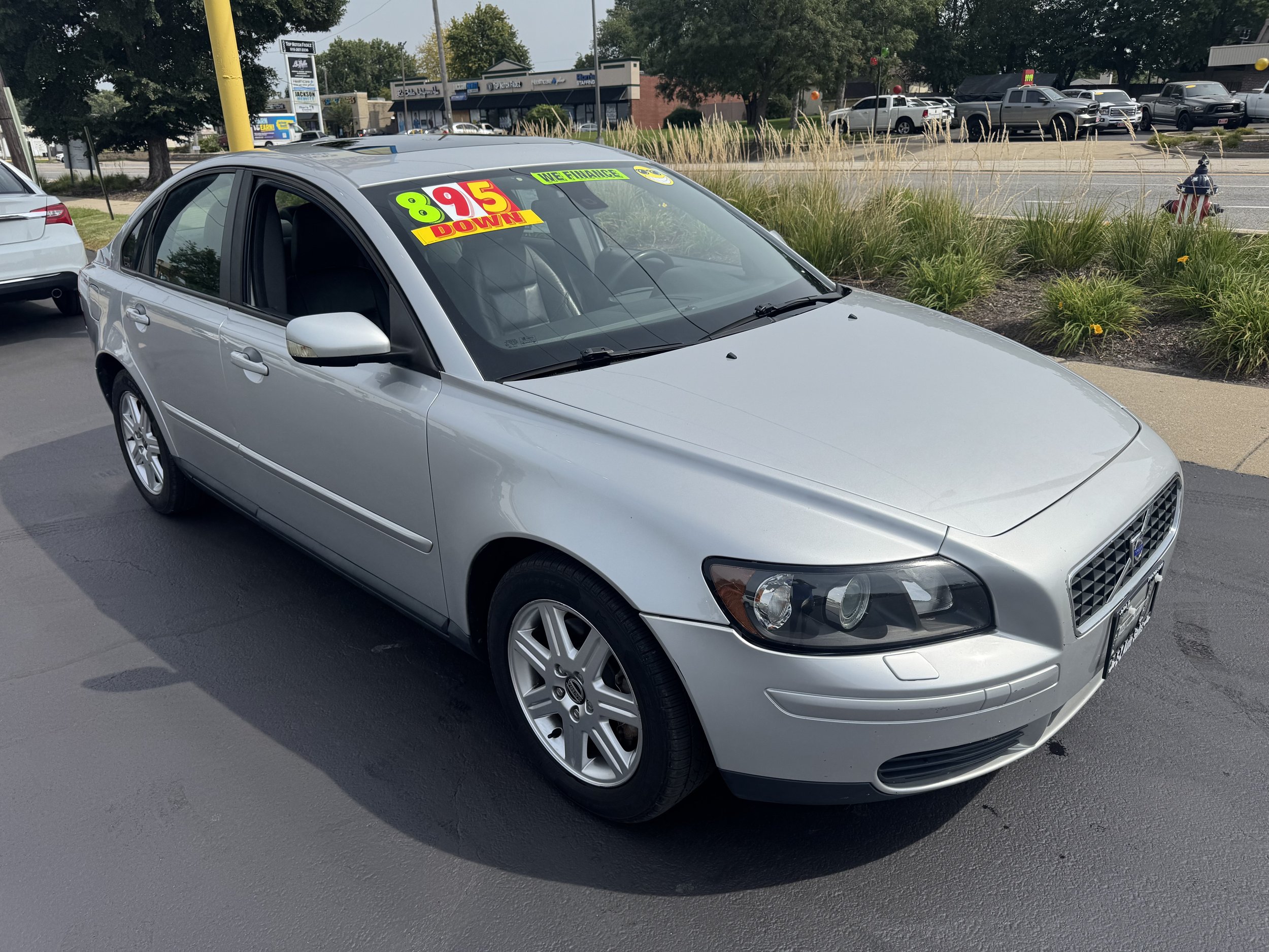  #17517 2006 VOLVO S40 SALES PRICE $8995/$895 DOWN/$100 A WEEK (12.9%APR) 