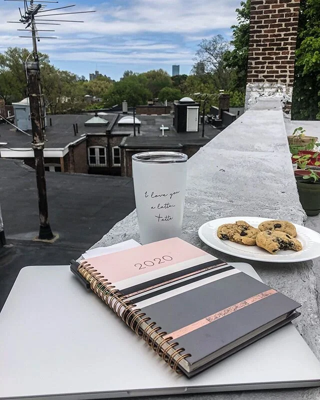 Sunday Funday #weeklyplanning #roofandchill #igboston #tatte #cookiesandcoffee #rooftopviews #bostonskyline #hancockboston