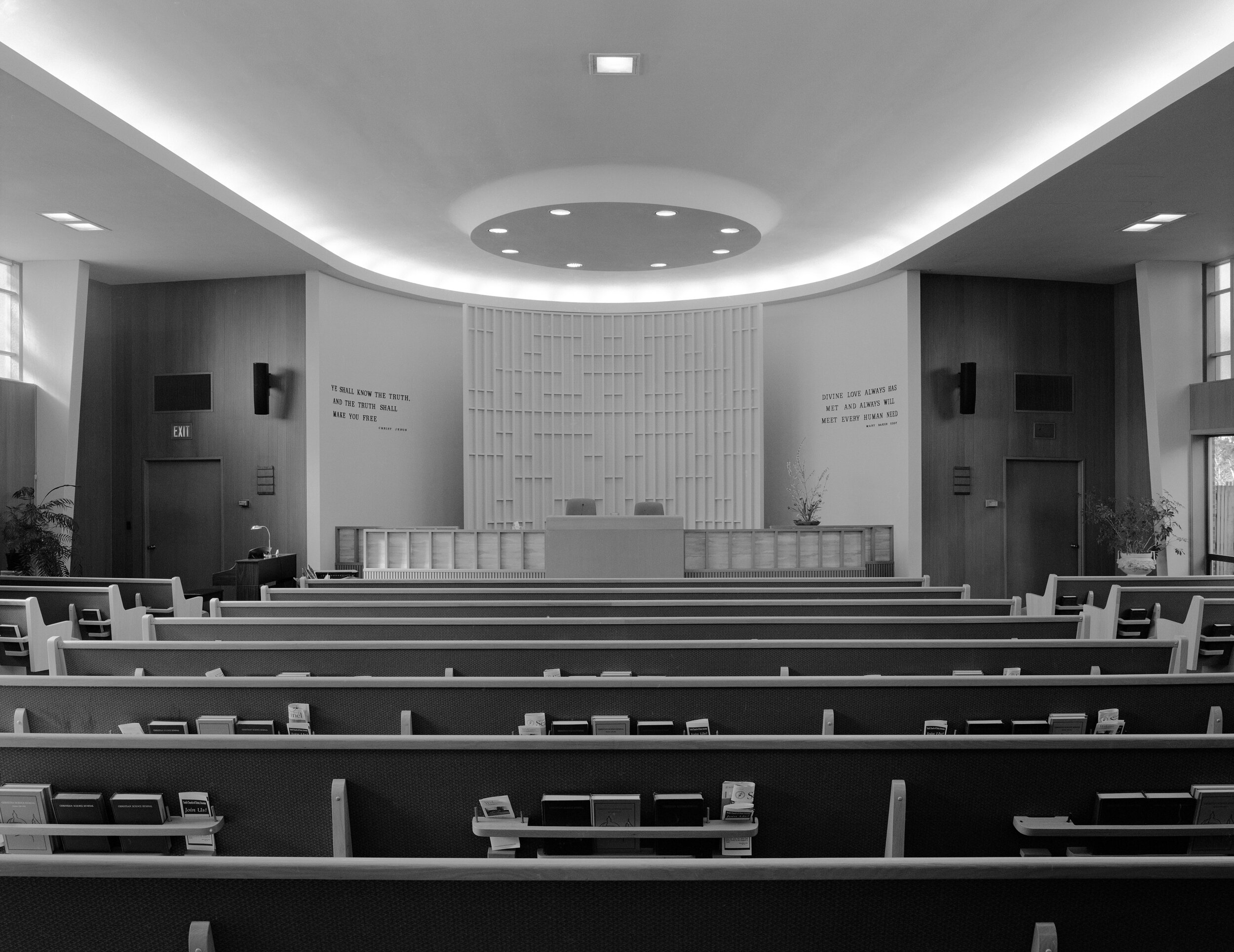 Tenth Church of Christ, Scientist (1953), Sanctuary