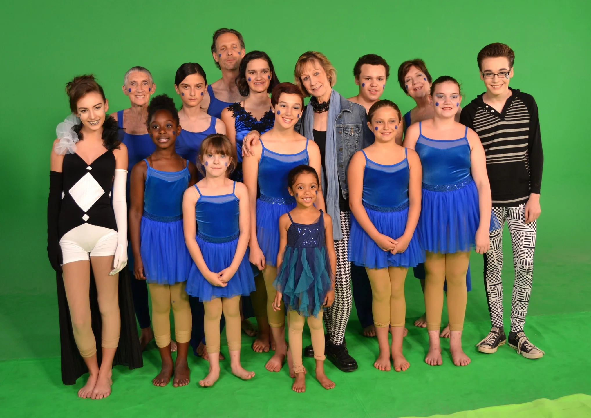  The amazing dancers from Idea Factory 