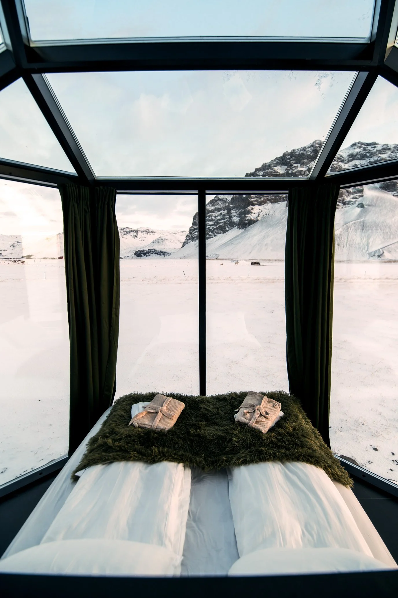 sky-retreat-iceland-glass-cabin-engagement.jpg