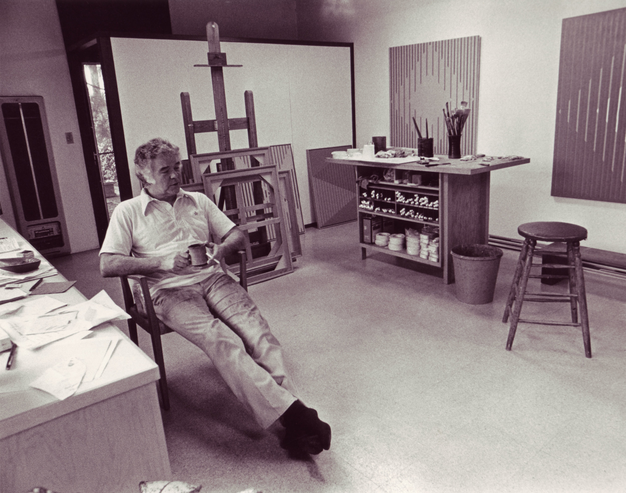  Karl Benjamin in his studio, 1978. 