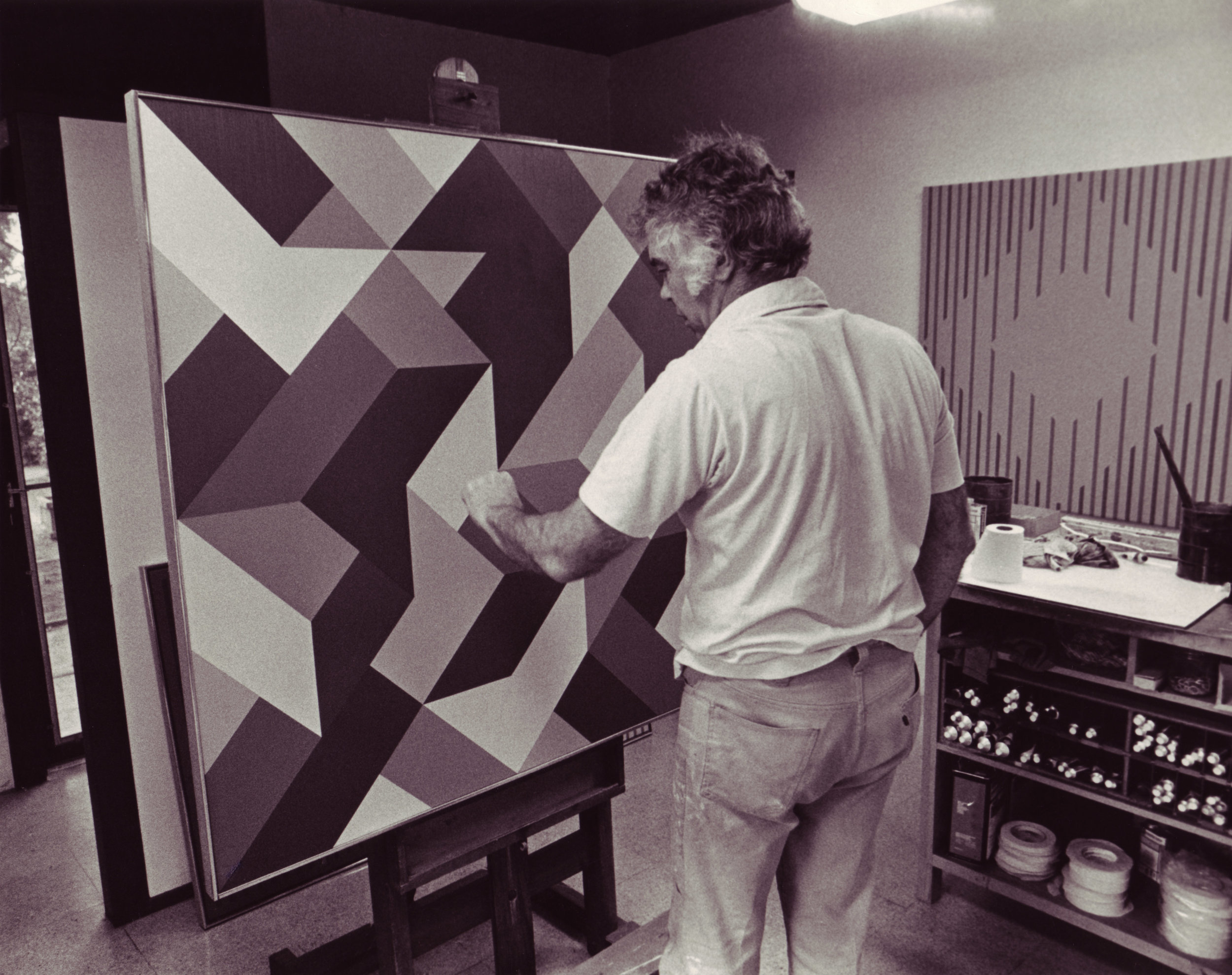  Karl Benjamin in his studio, 1978. 