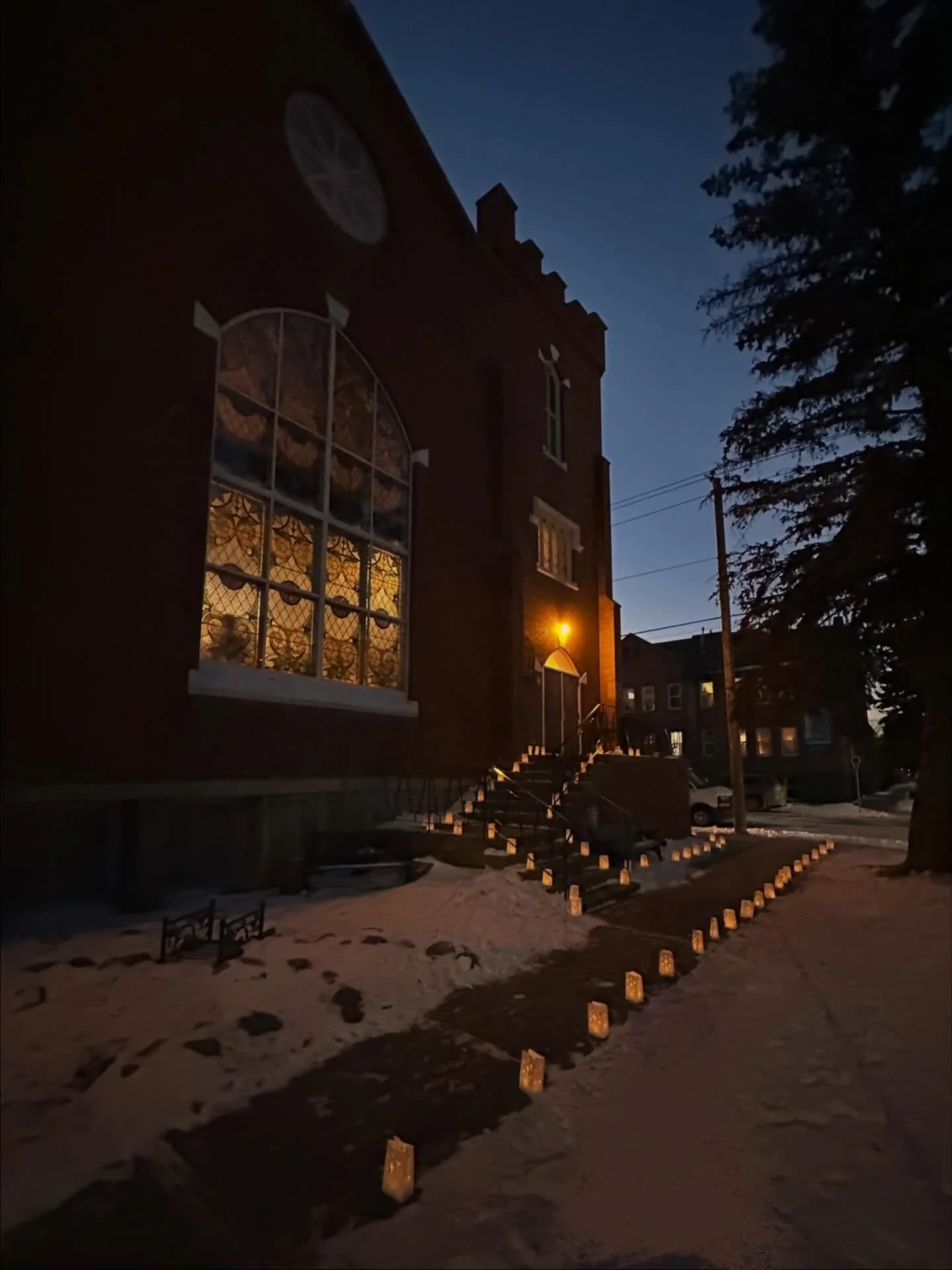 The brightest lights for the longest nights ✨

These people, these times, this particular mixture of hard and sweet&hellip;it&rsquo;s all under amazing grace 💖

#decemberphotodump #happy2026 #creativelife