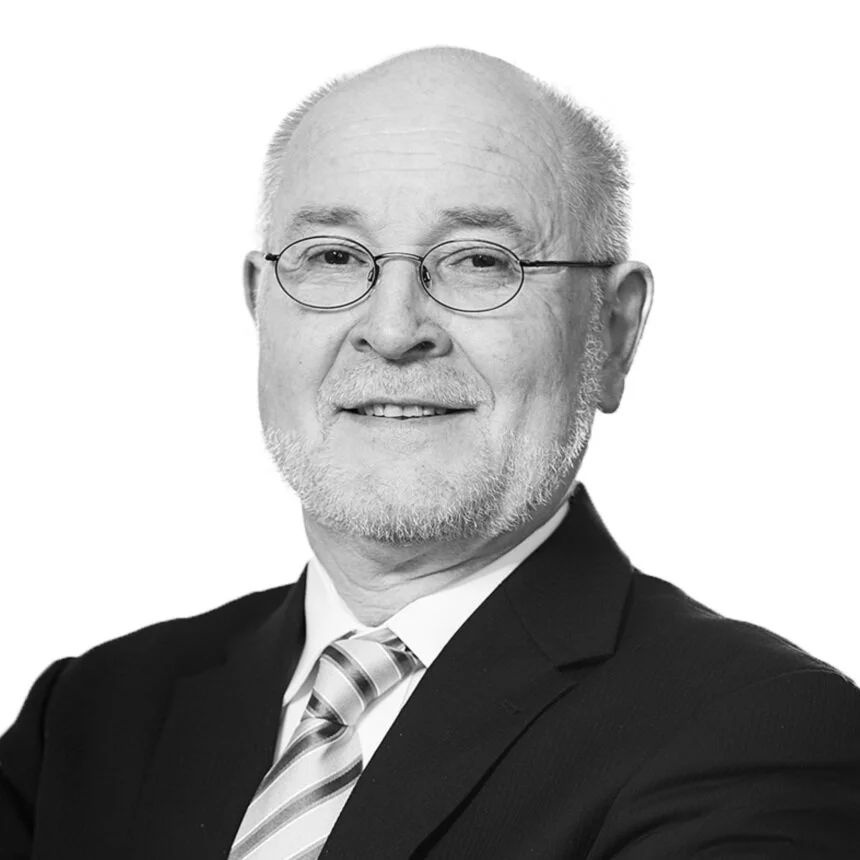 Prof. Dr. Erich Schlick (Director)