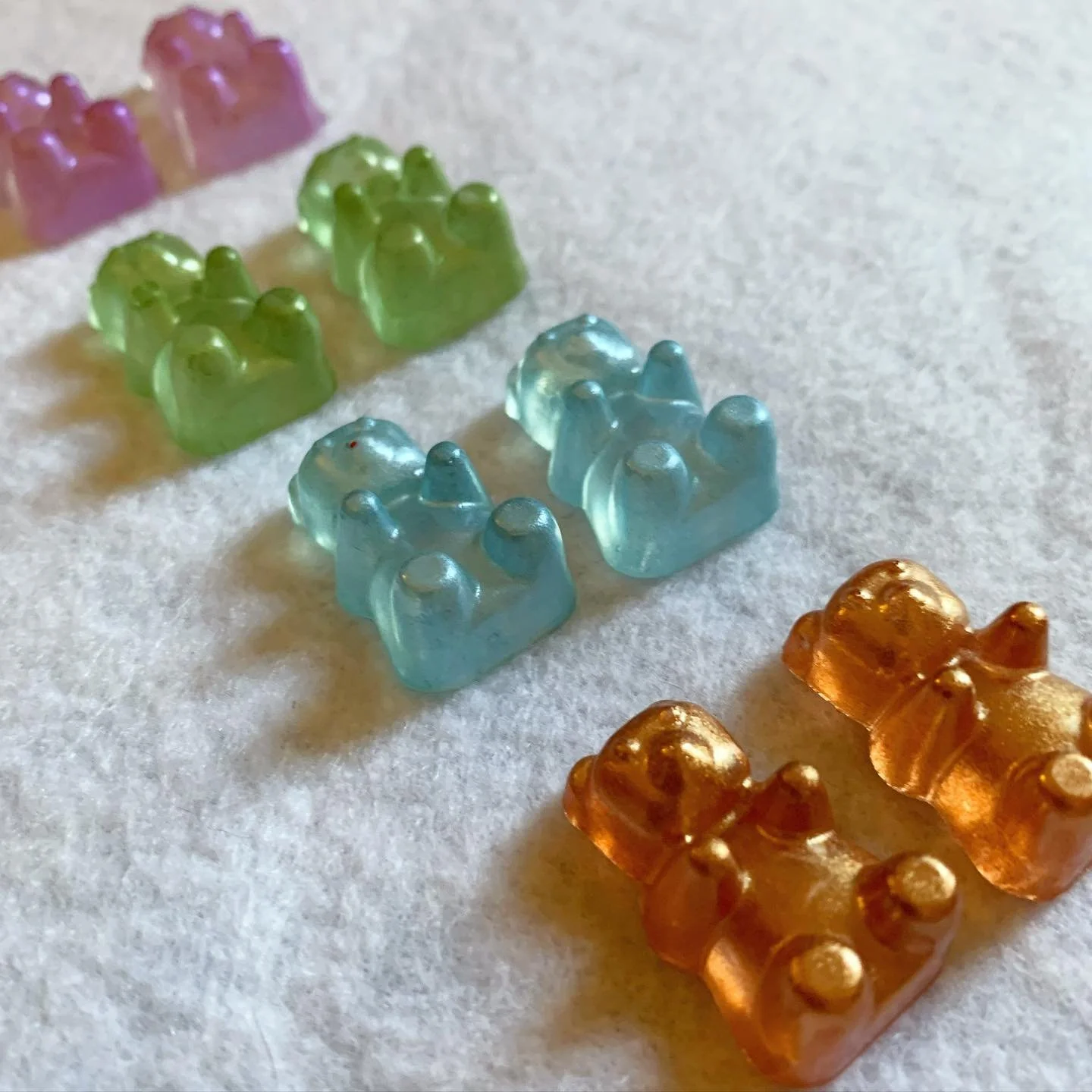 Doing some things with resin. 🐻❤️💚💙🧡.
.
.
.
#resin #experiment #resincharms #bear #gummybears #forbiddensnacks