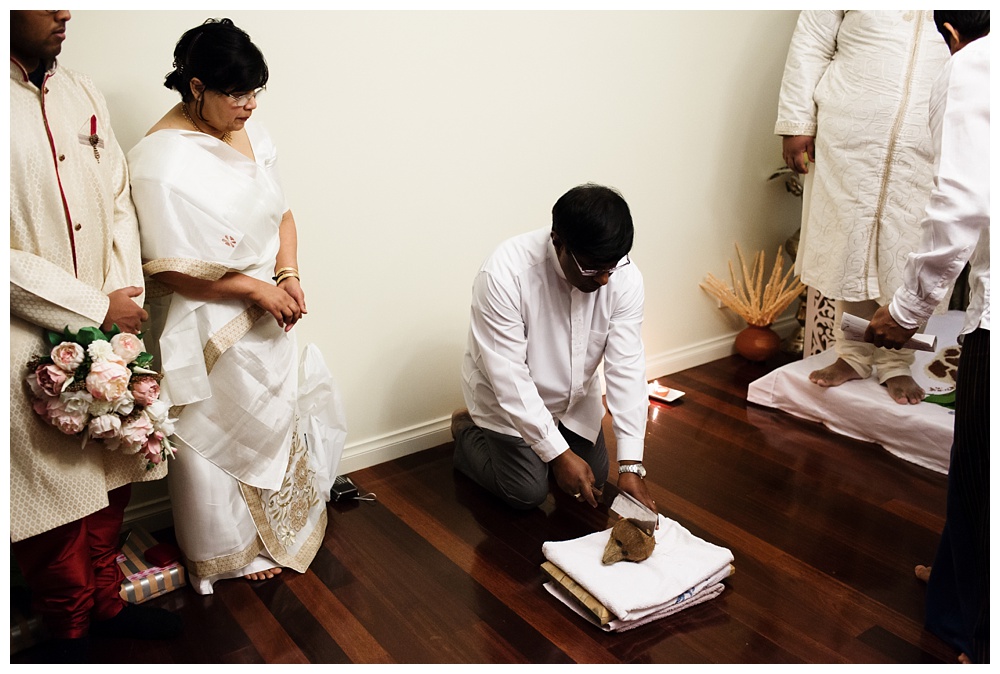 034 poruwa ceremony.jpg