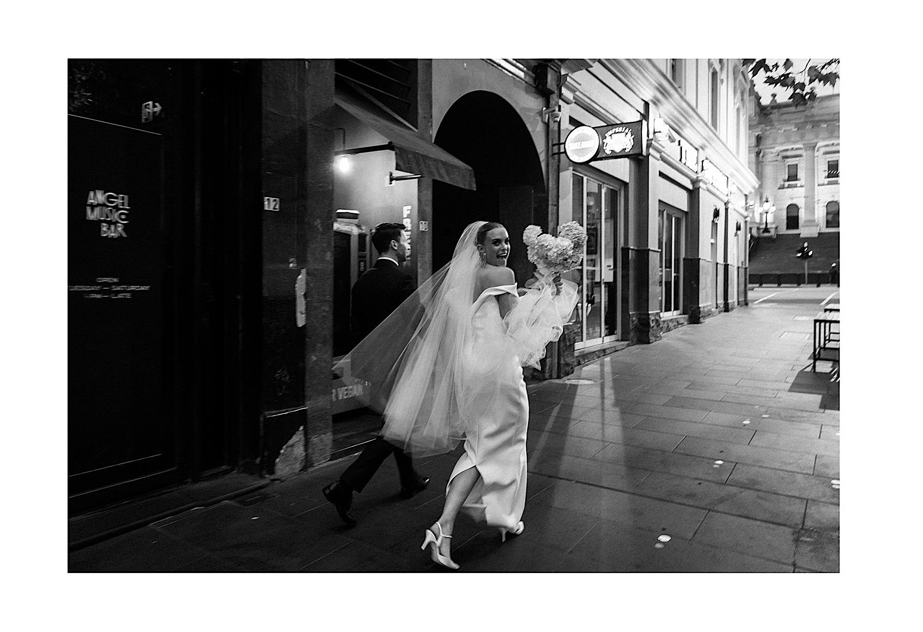 Melbourne CBD wedding photographer 10.jpg