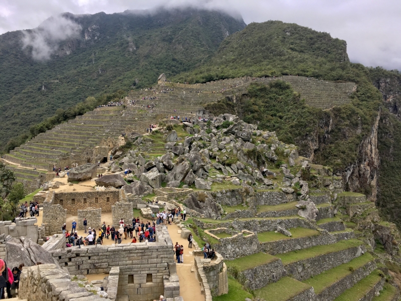 crowds-machu-picchu