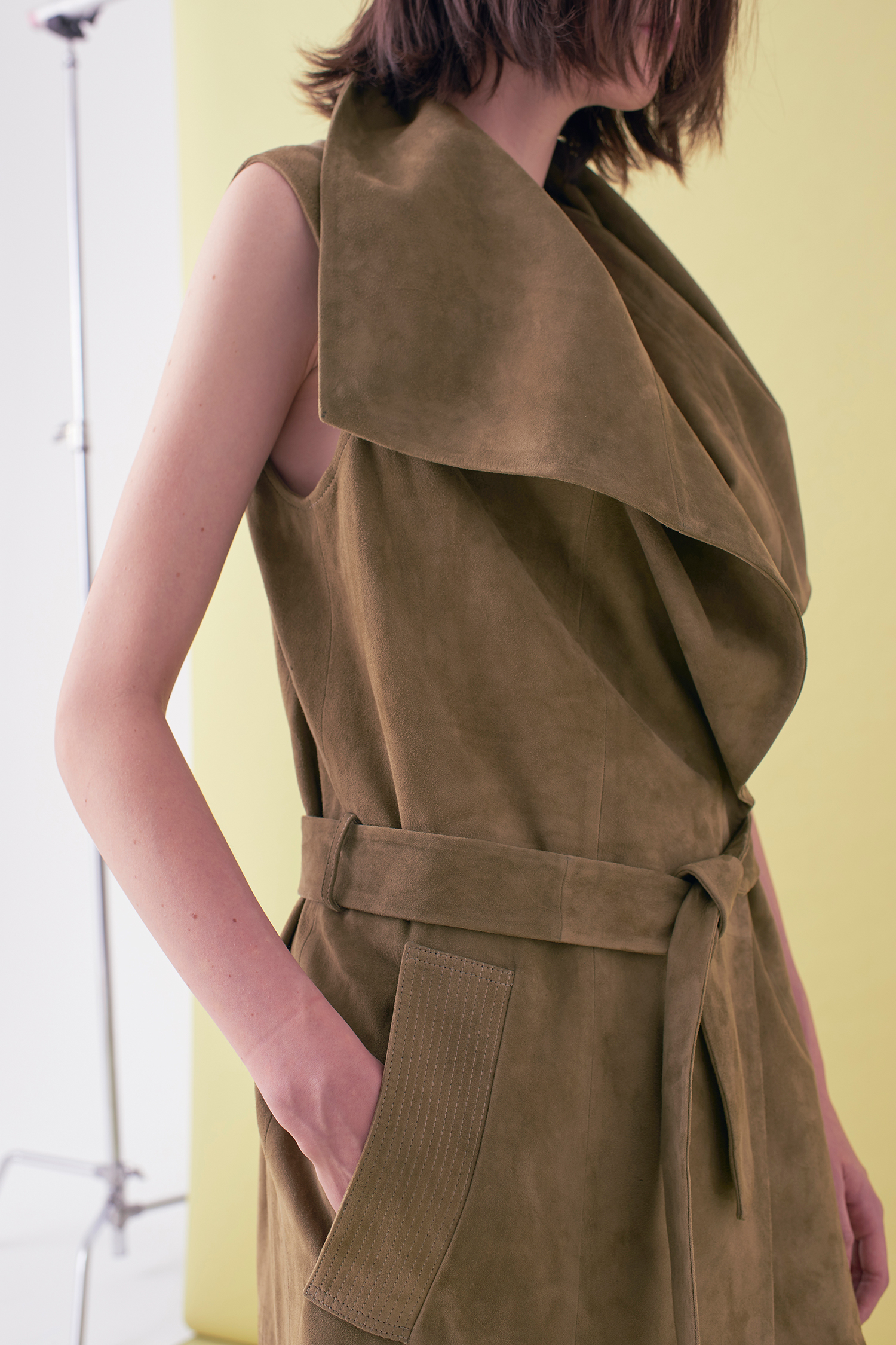 Sarah_Swann_SS17_02_Suede_Sleeveless_Long_Jacket_Olive_D.jpg