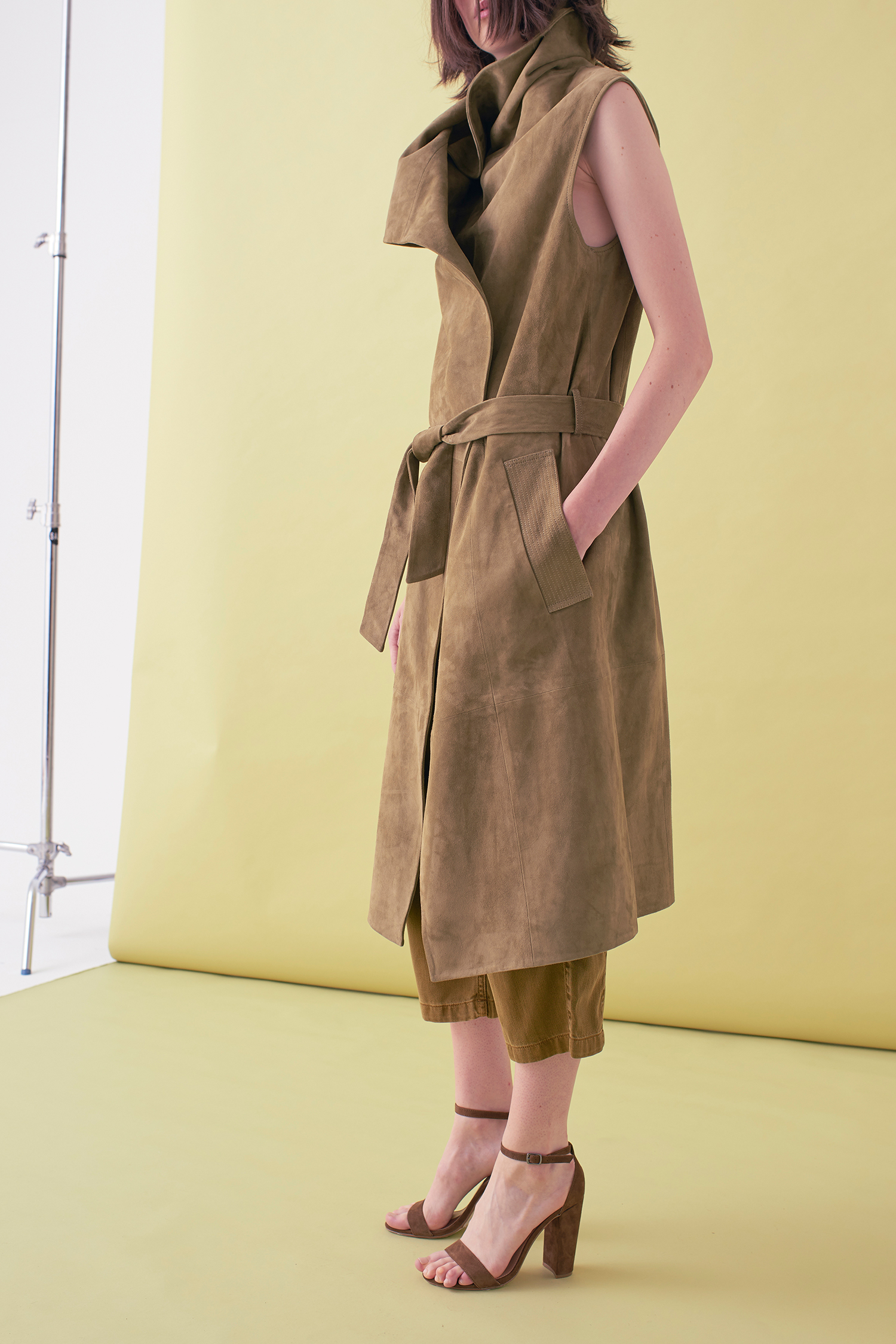 Sarah_Swann_SS17_02_Suede_Sleeveless_Long_Jacket_Olive_S.jpg