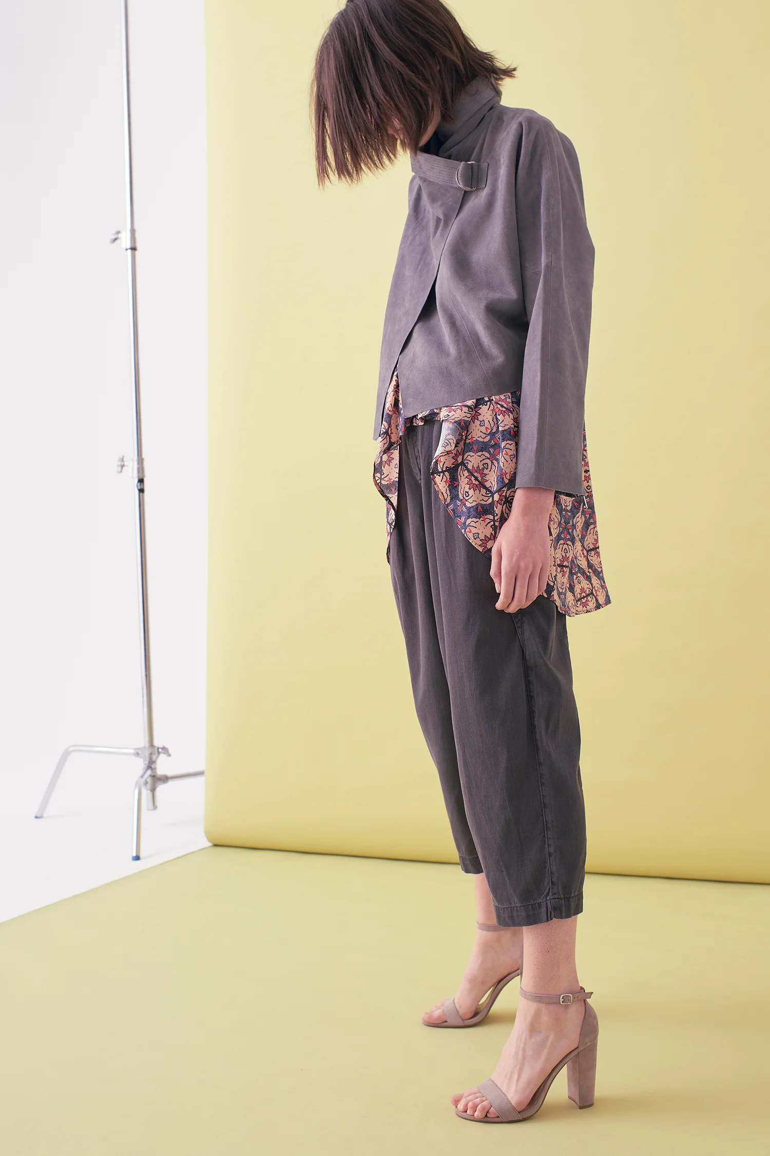 Sarah_Swann_SS17_05_Suede_Short_Jacket_Pewter_S.jpg