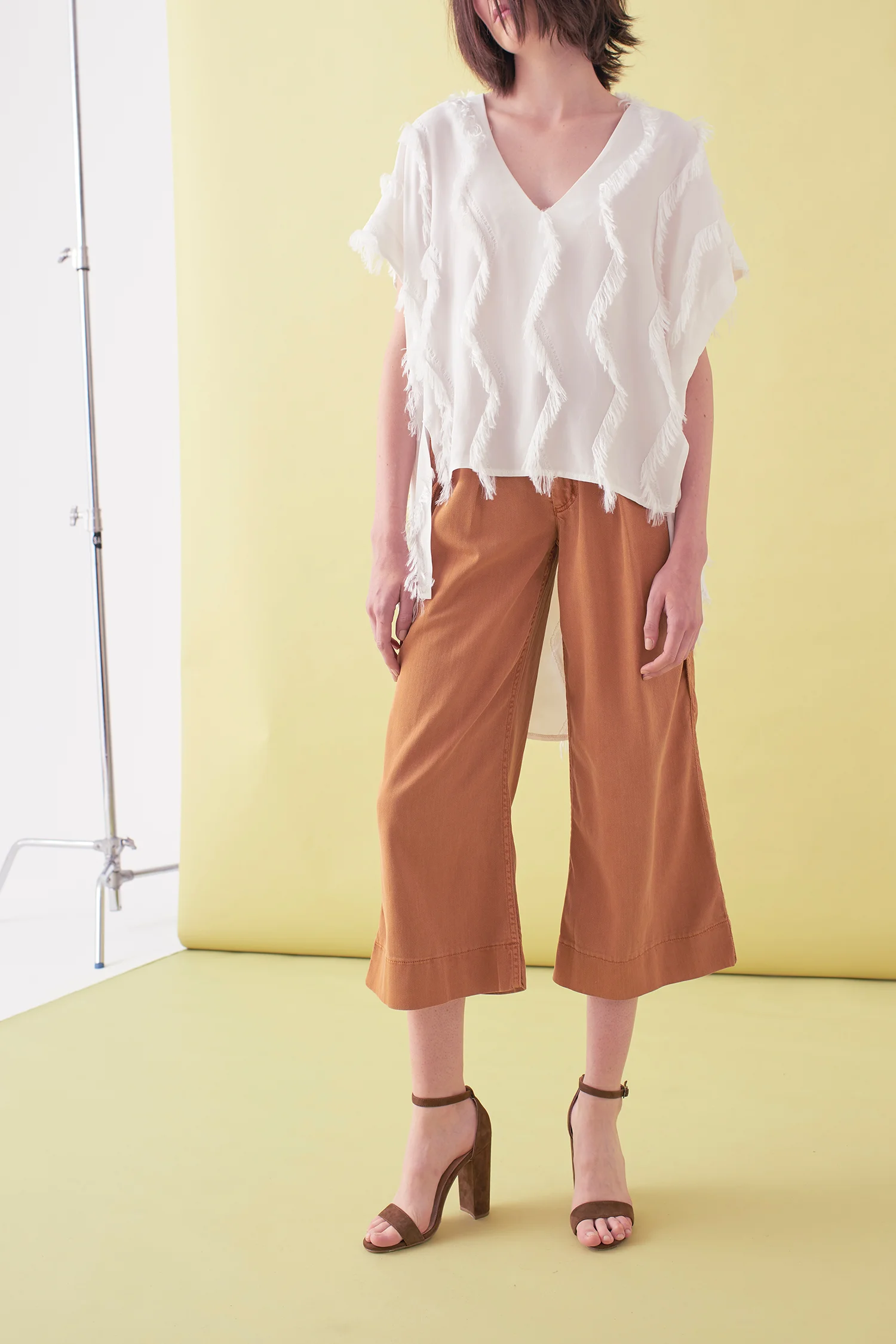 Sarah_Swann_SS17_06_Viscose_ZigZag_Fringed_V-Neck_Blouse_Ecru_F.jpg