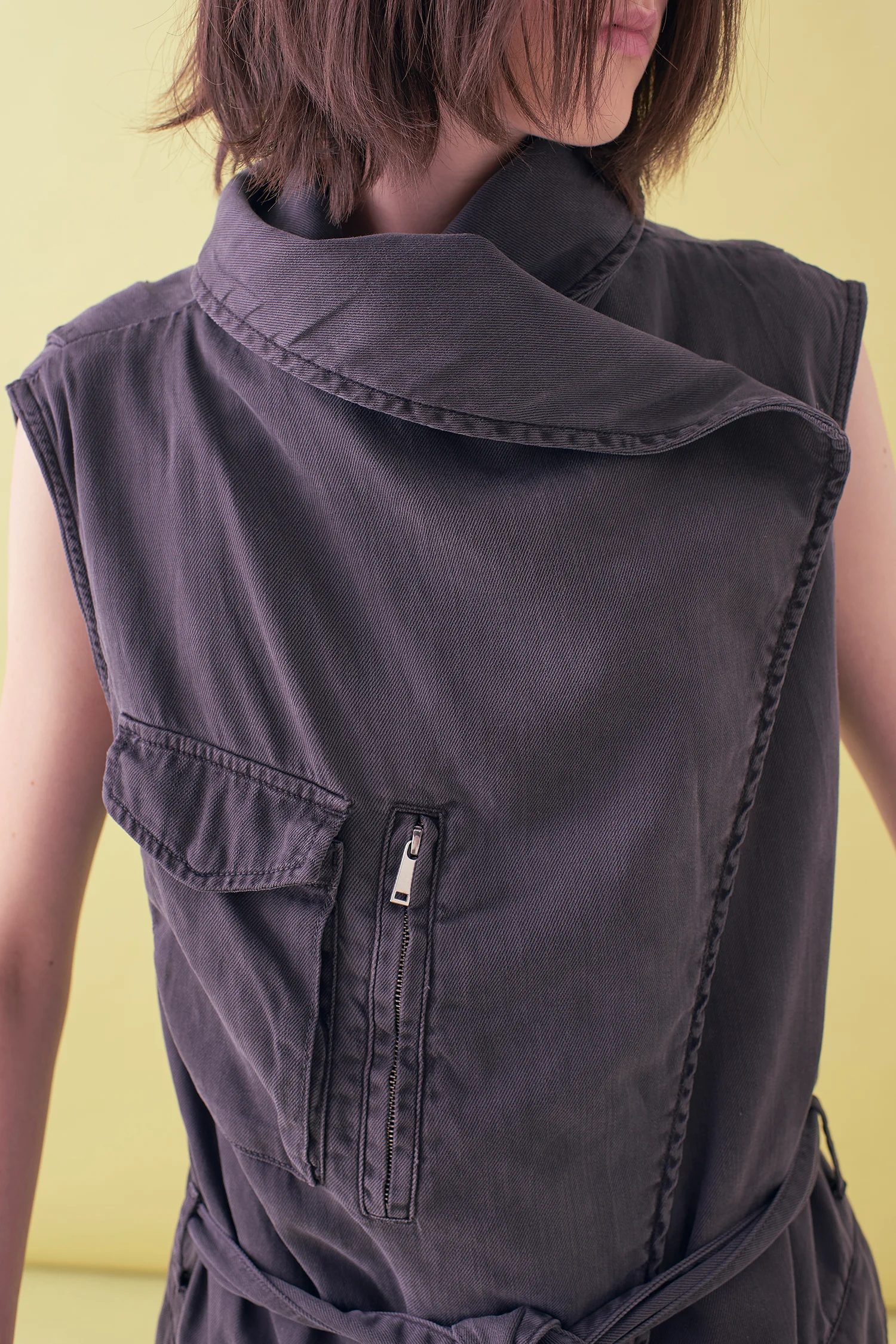 Sarah_Swann_SS17_07_Garment_Dyed_Cotton_Sleeveless_Long_Jacket_Slate_D02.jpg