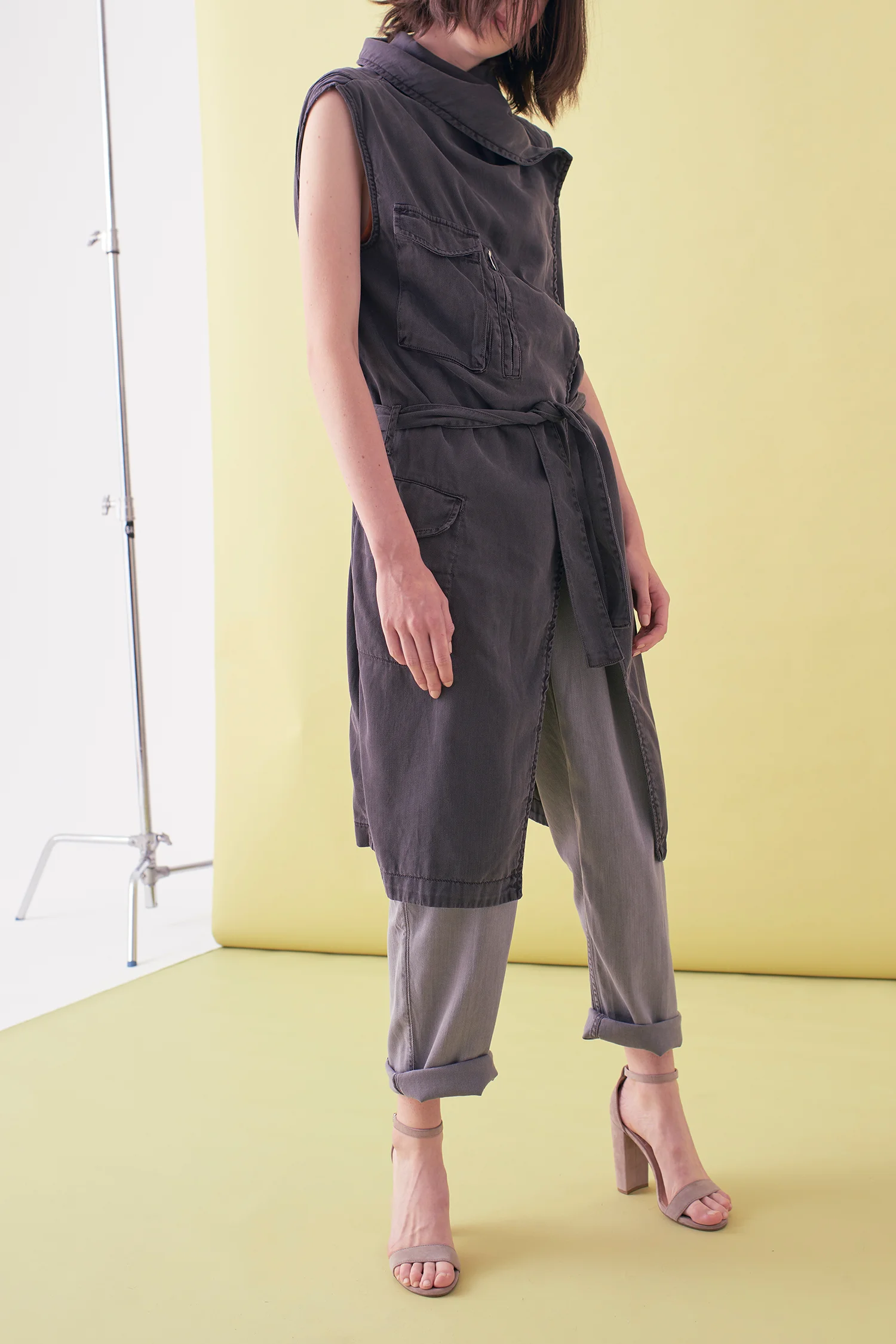 Sarah_Swann_SS17_07_Garment_Dyed_Cotton_Sleeveless_Long_Jacket_Slate_F01.jpg