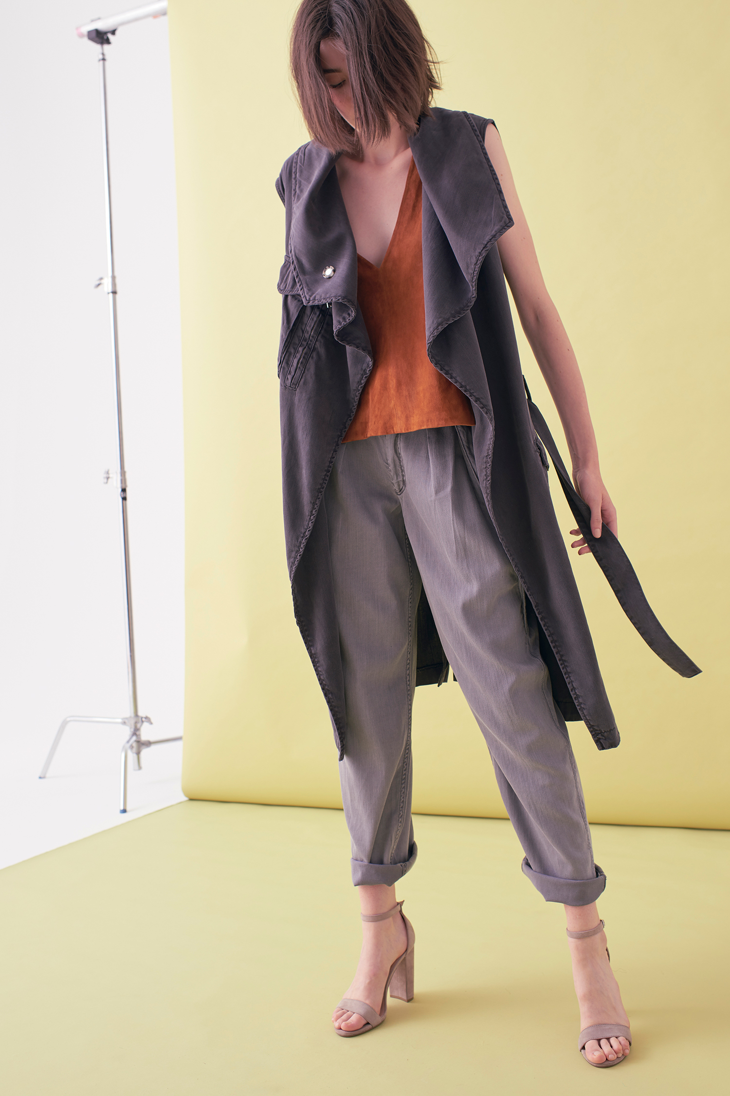 Sarah_Swann_SS17_07_Garment_Dyed_Cotton_Sleeveless_Long_Jacket_Slate_F02.jpg