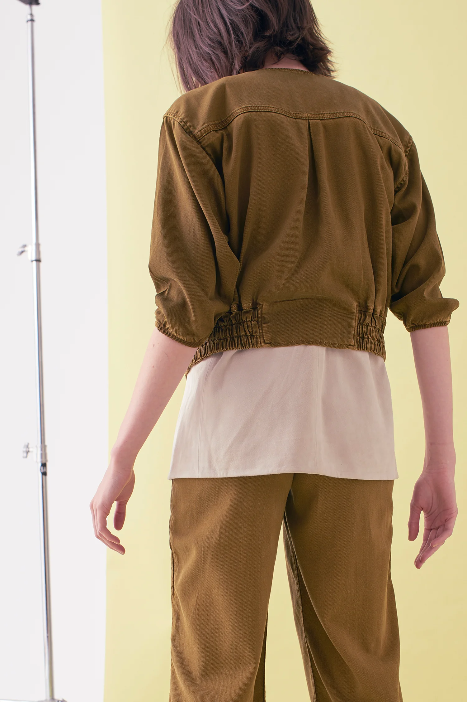 Sarah_Swann_SS17_09_Garment_Dyed_Cotton_Short_Utility_Jacket_Olive_B.jpg