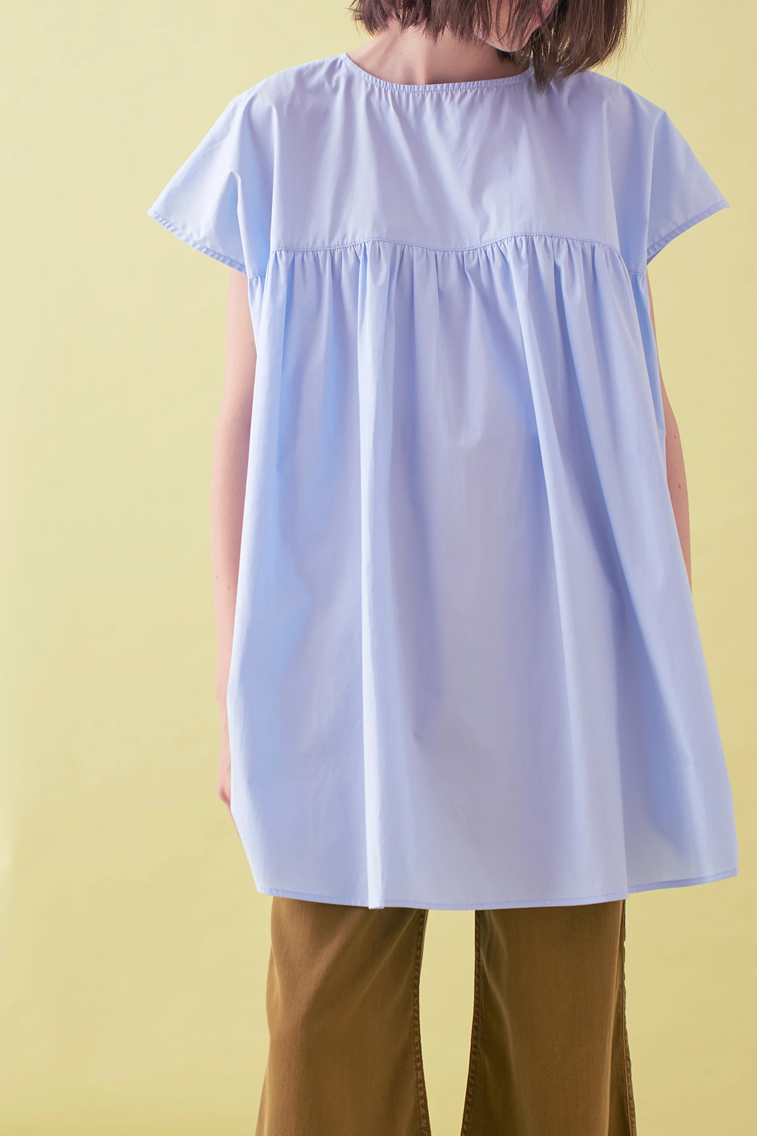 Sarah_Swann_SS17_10_Shirring_Blouse_Cornflower_Blue_F01.jpg