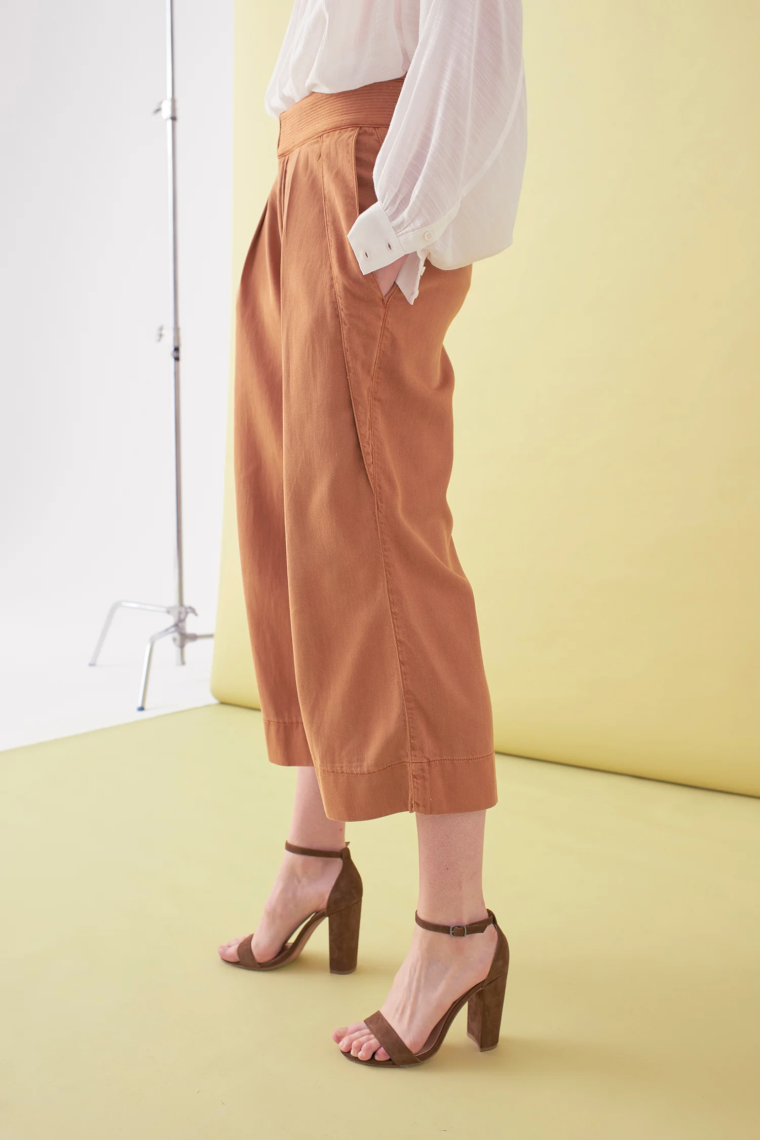 Sarah_Swann_SS17_21_Garment_Dyed_Cotton_Wide_Cropped_Trouser_Cosmetic_S.jpg
