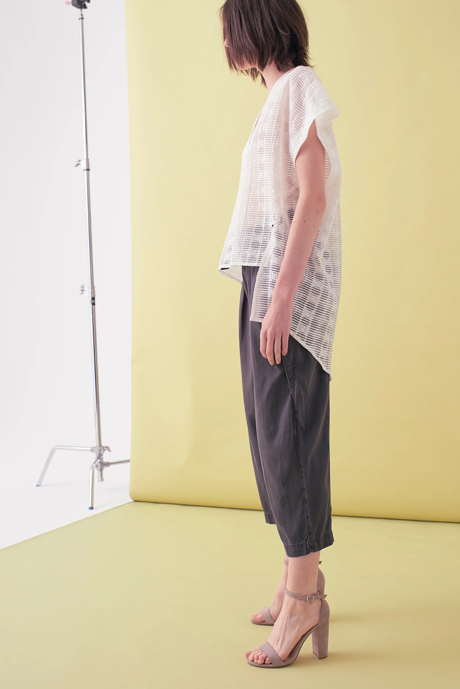 Sarah_Swann_SS17_27_Sheer_Textured_Cotton_V-neck_Blouse_Ecru_S.jpg