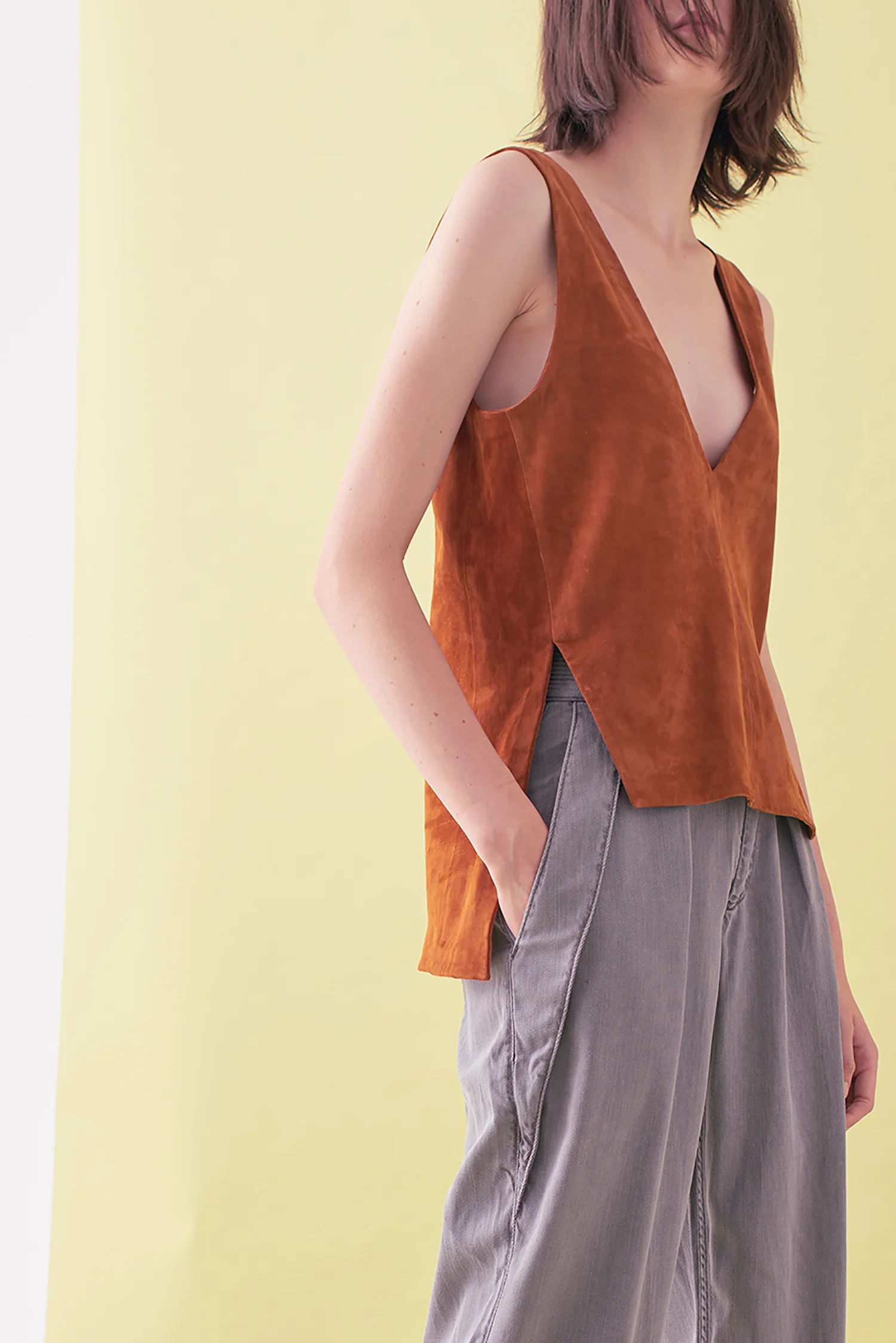 Sarah_Swann_SS17_25_Suede_V-Neck_Vest_Tan_F01.jpg
