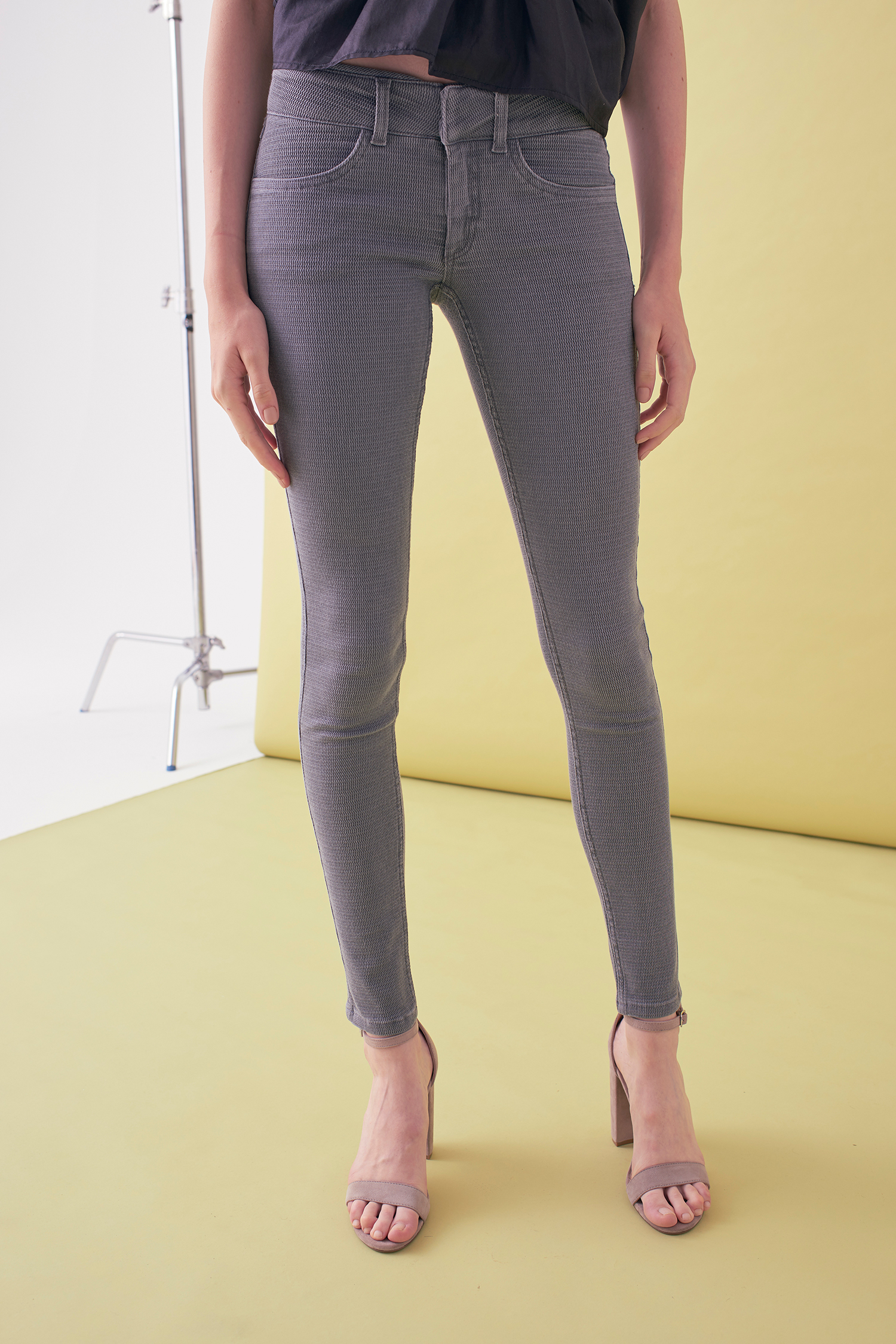 Sarah_Swann_SS17_09_Textured_Stretch_Cotton_Skinny_Trouser_Pewter_F.jpg