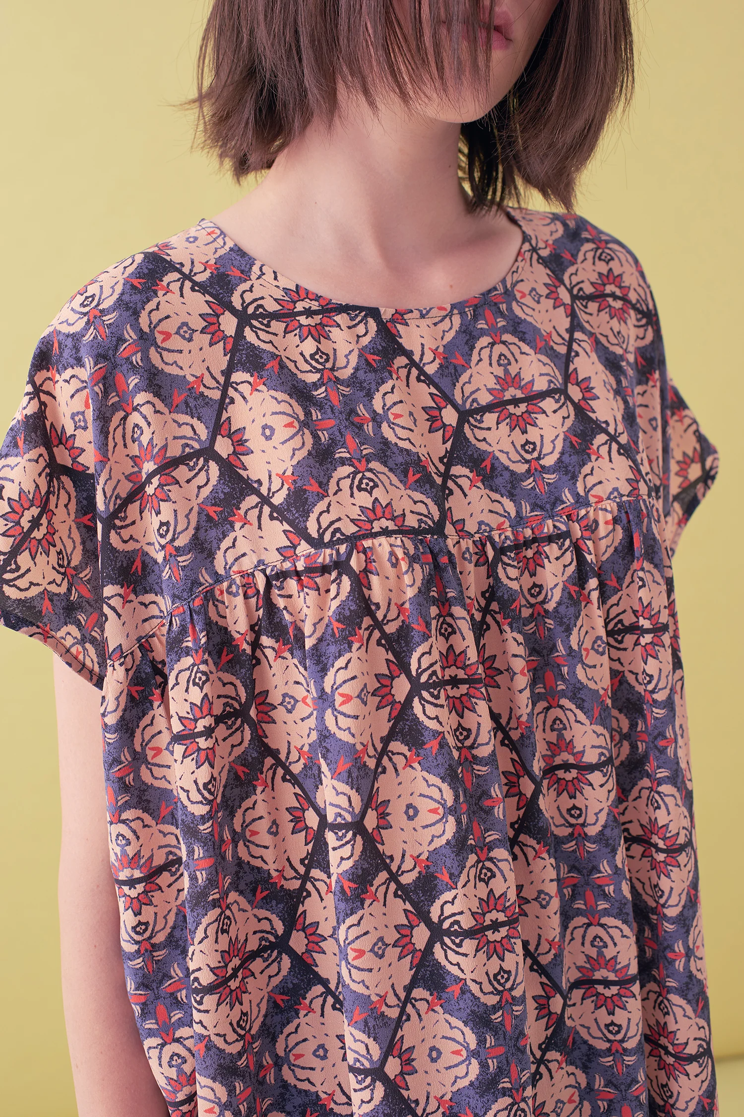 Sarah_Swann_SS17_28_Silk_Printed_Shirring_Blouse_D.jpg
