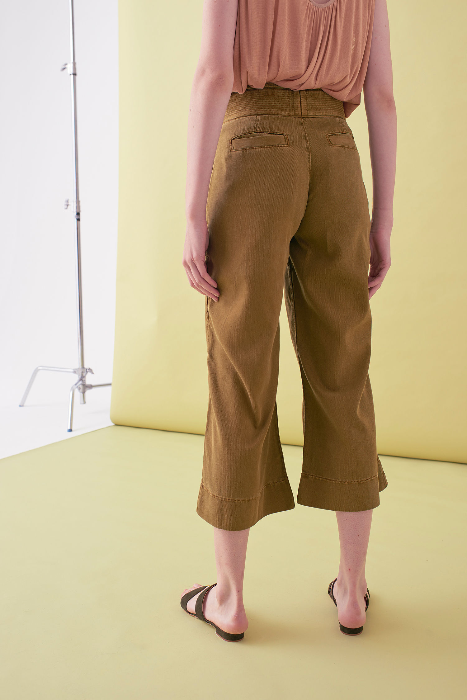 Sarah_Swann_SS17_16_Garment_Dyed_Cotton_Wide_Cropped_Trouser_Olive_B.jpg