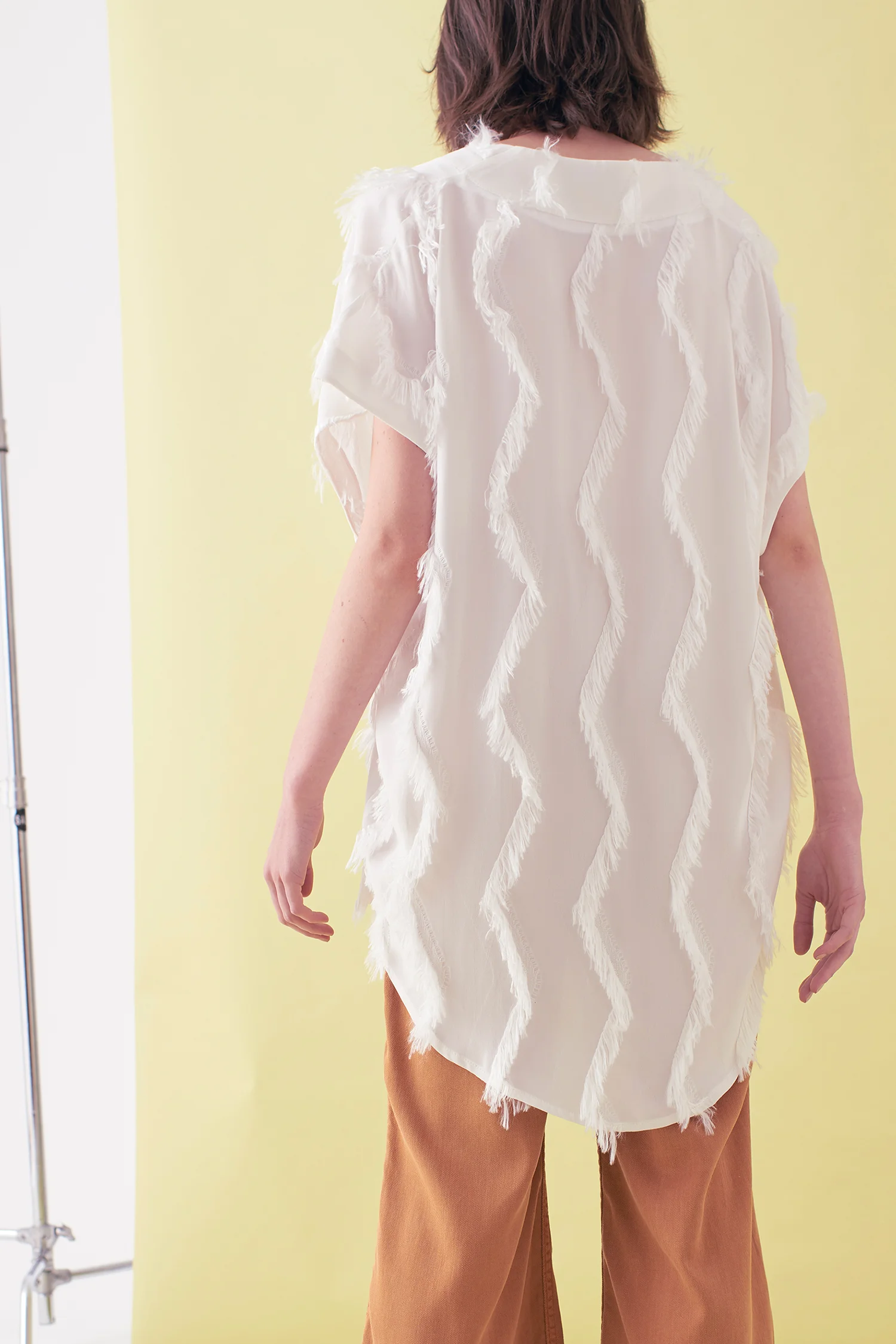Sarah_Swann_SS17_19_Viscose_ZigZag_Fringed_V-Neck_Blouse_Ecru_B.jpg
