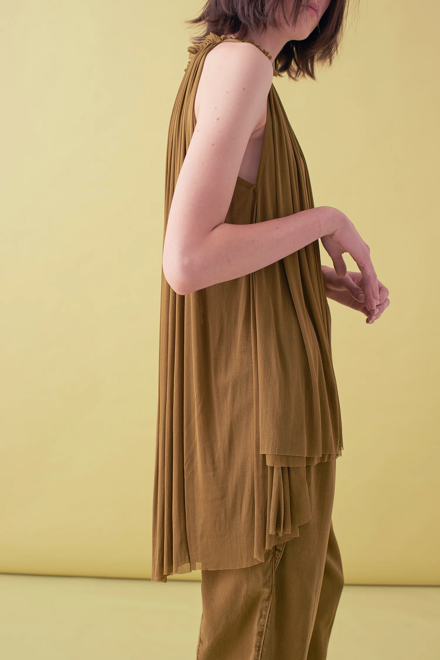 Sarah_Swann_SS17_10_Silk_Mesh_Step_Front_Blouse_Olive_D02.jpg
