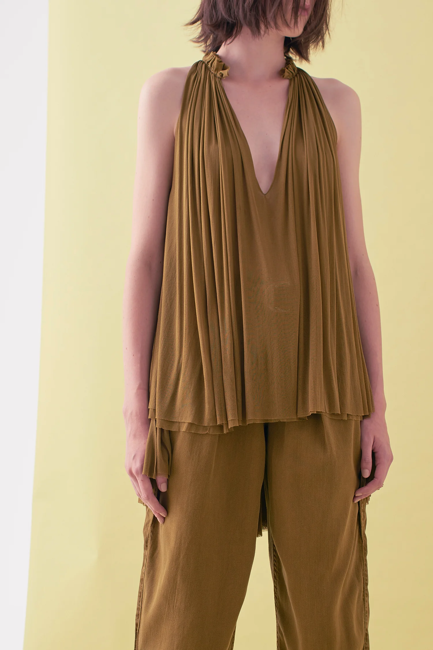Sarah_Swann_SS17_10_Silk_Mesh_Step_Front_Blouse_Olive_F.jpg
