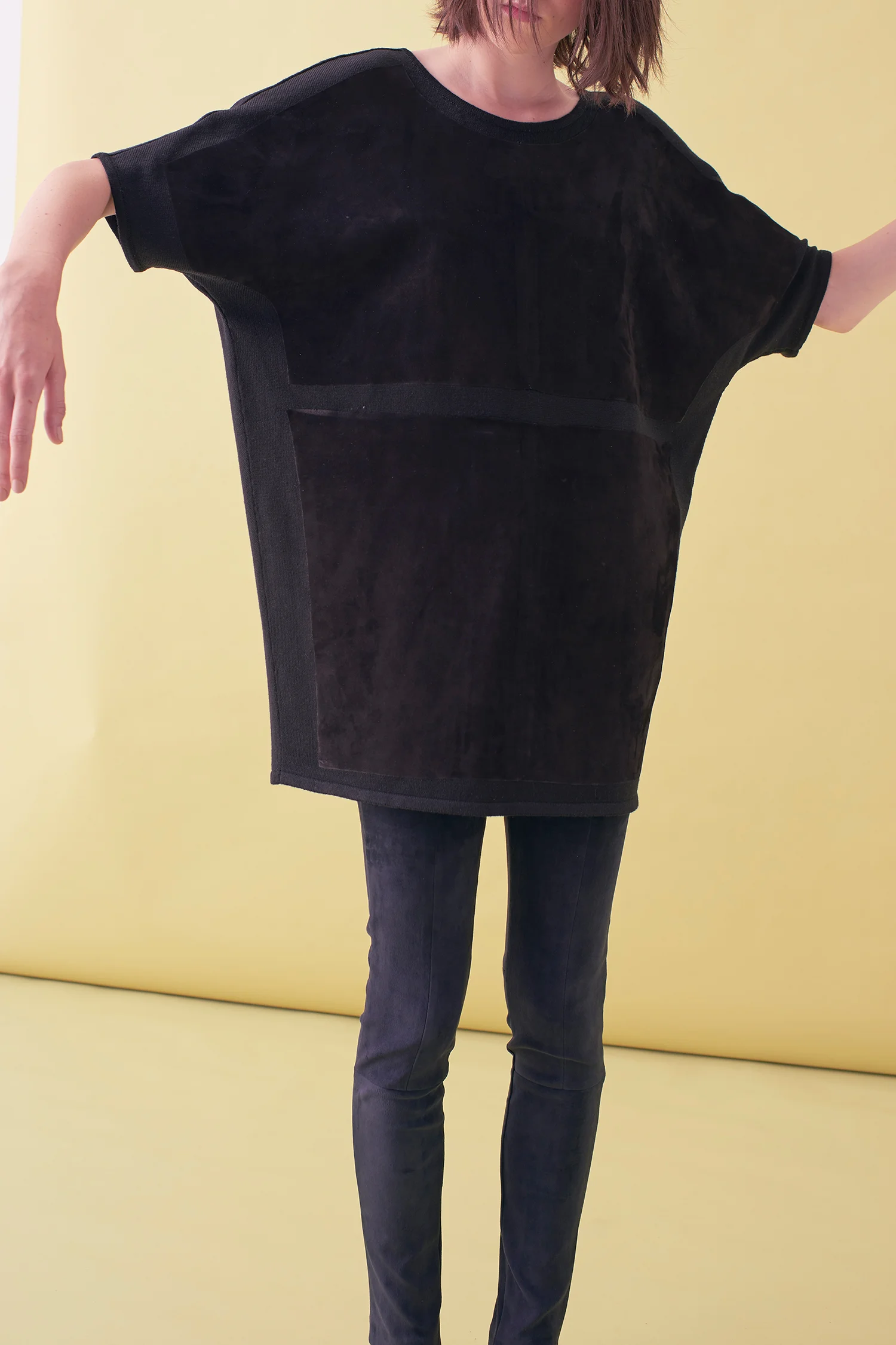 Sarah_Swann_SS17_04_Suede_And_Knit_Sweater_Midnight_D.jpg