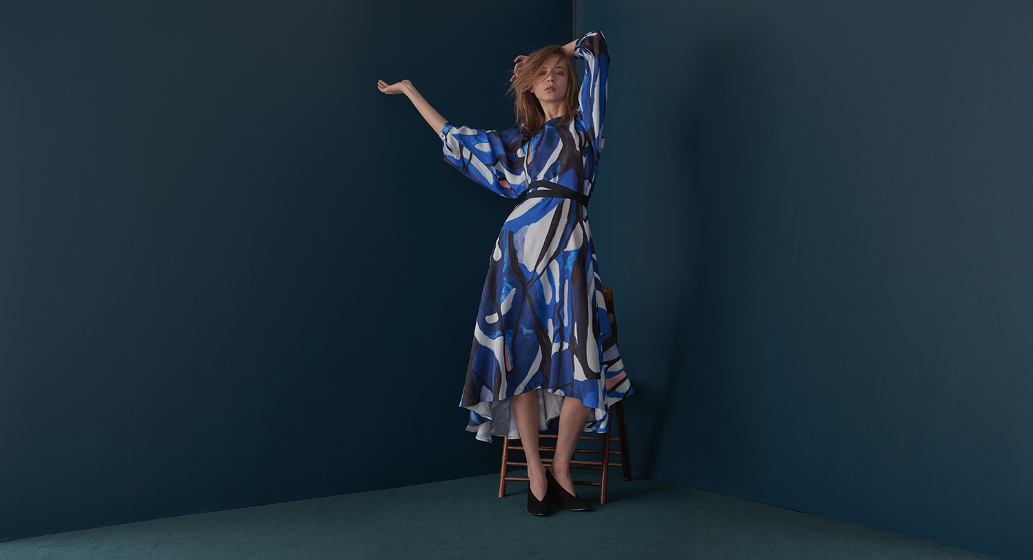 SILK PRINTED PLEATED SLEEVE DRESS