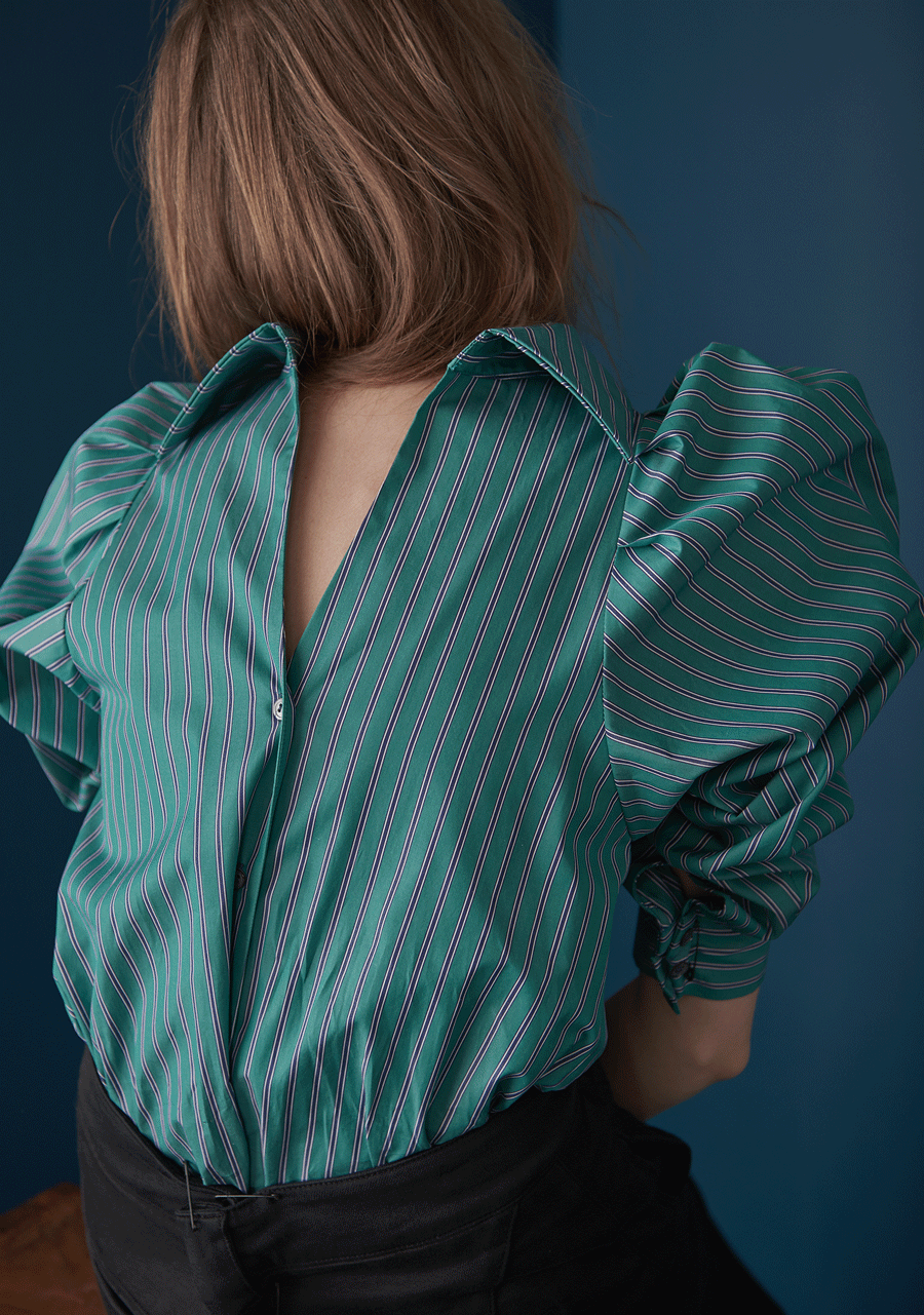 OVERSIZED COLLAR PINSTRIPE SHIRT